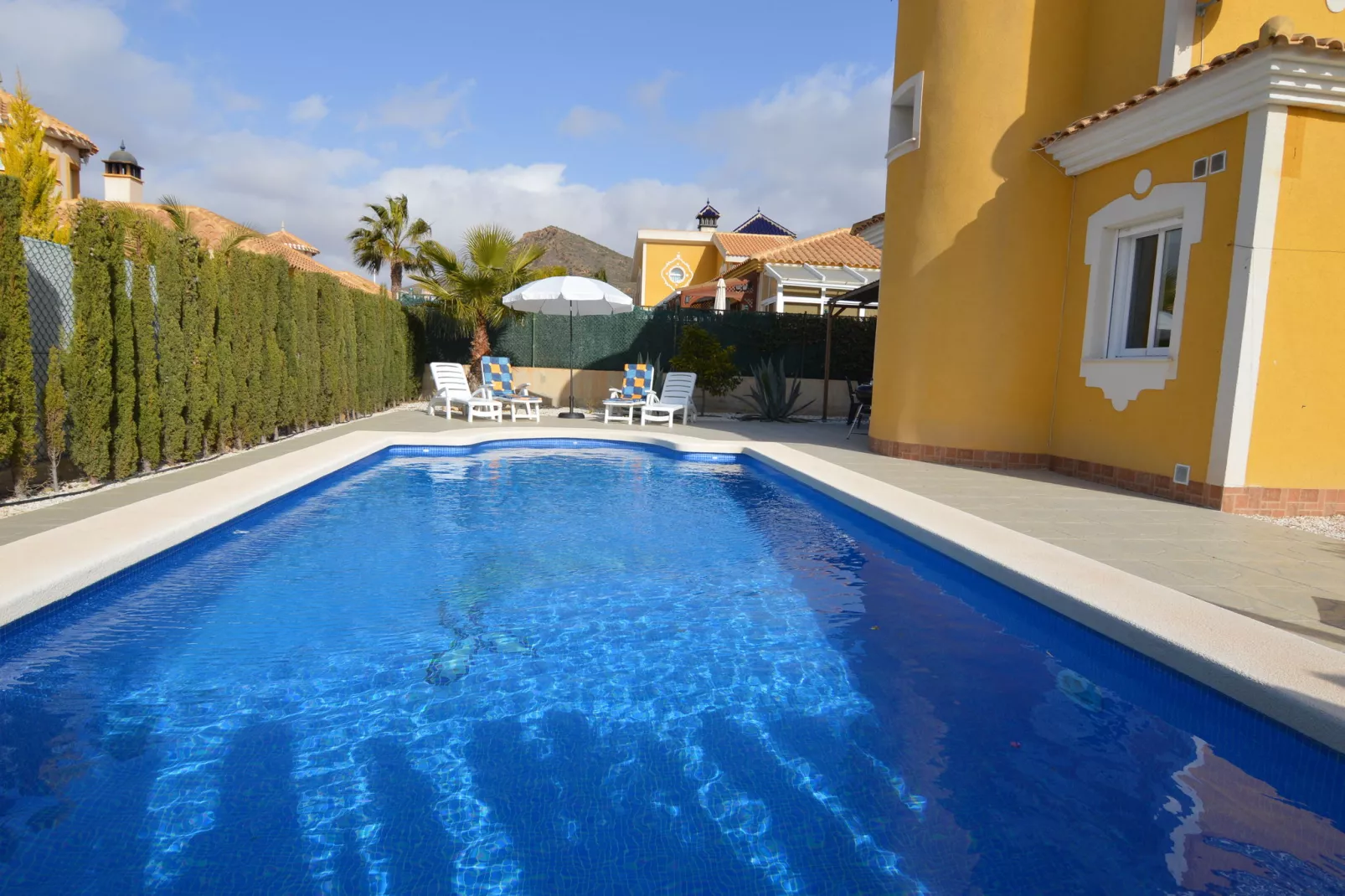 Casa Happinez-Pool