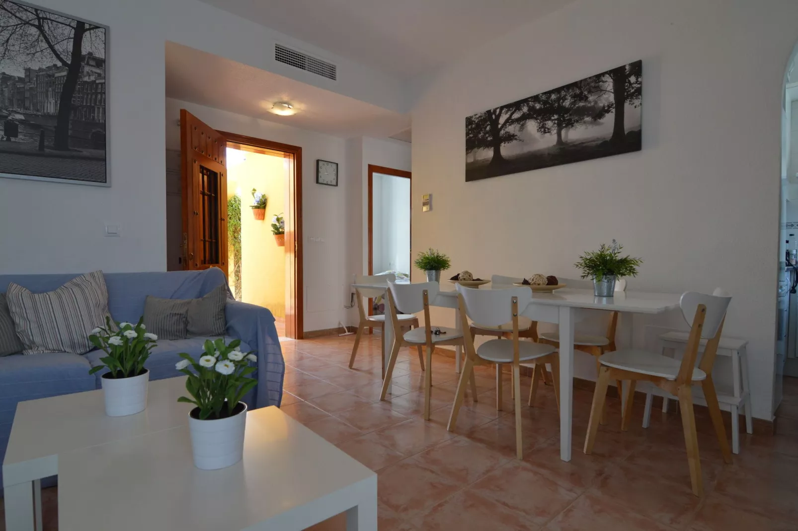 Casa Happinez-Dining room