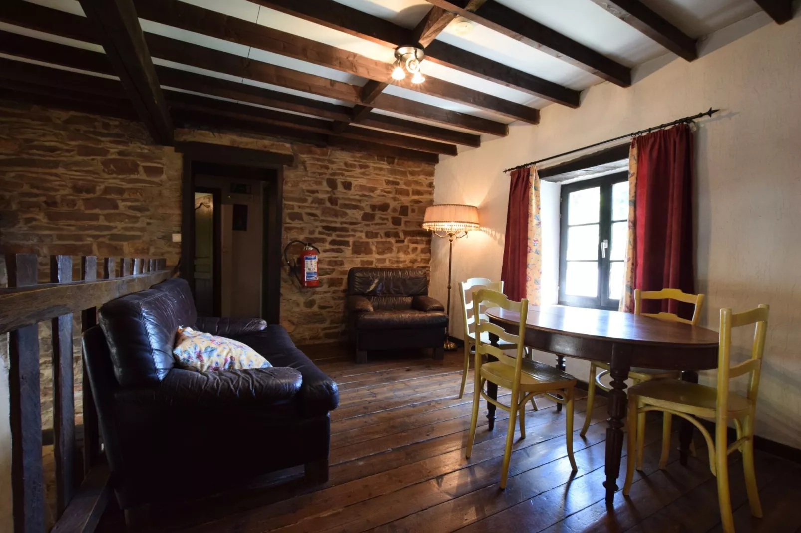 La Vraie Vie-Living room