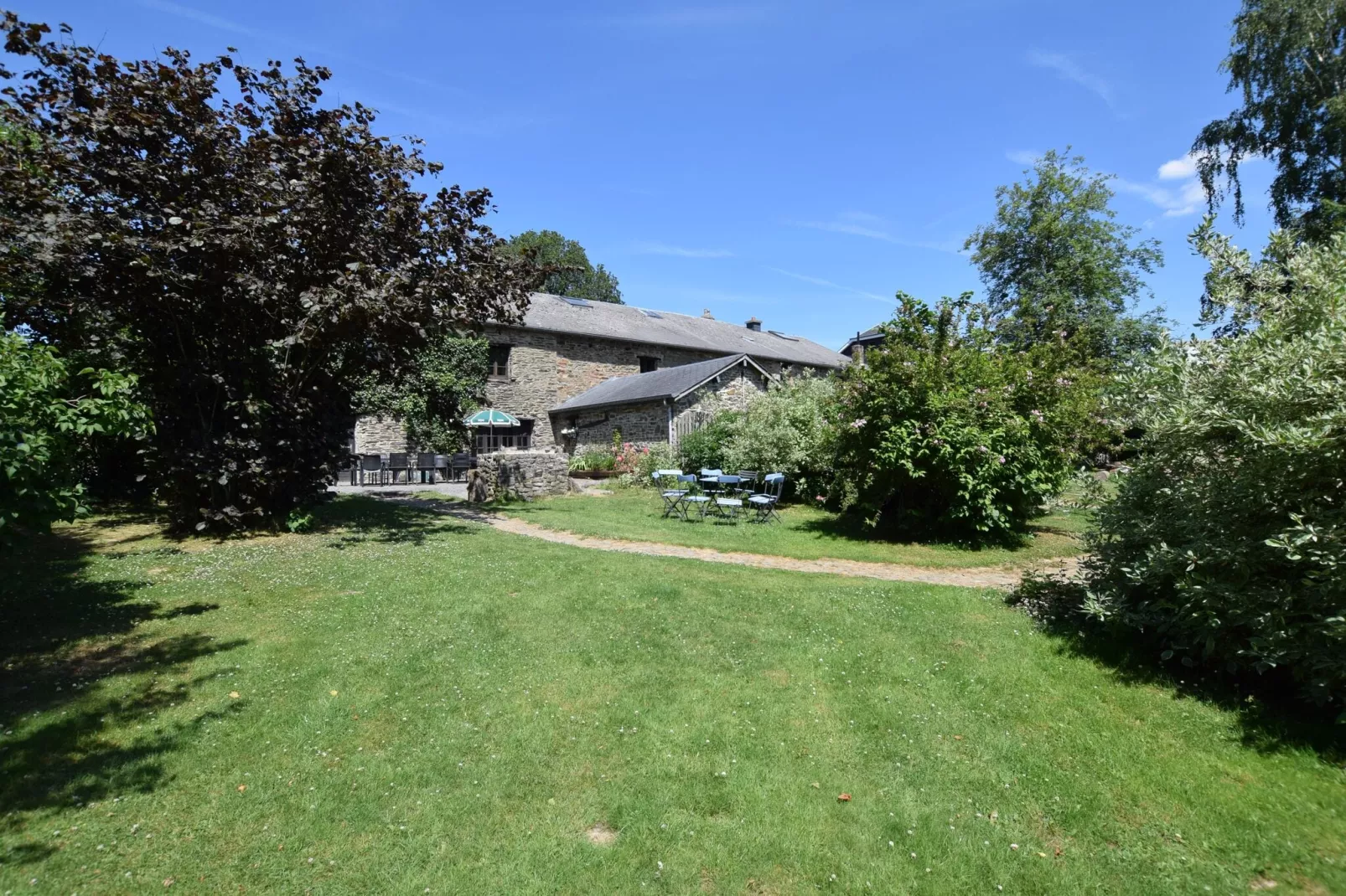 La Vraie Vie-Gardens summer