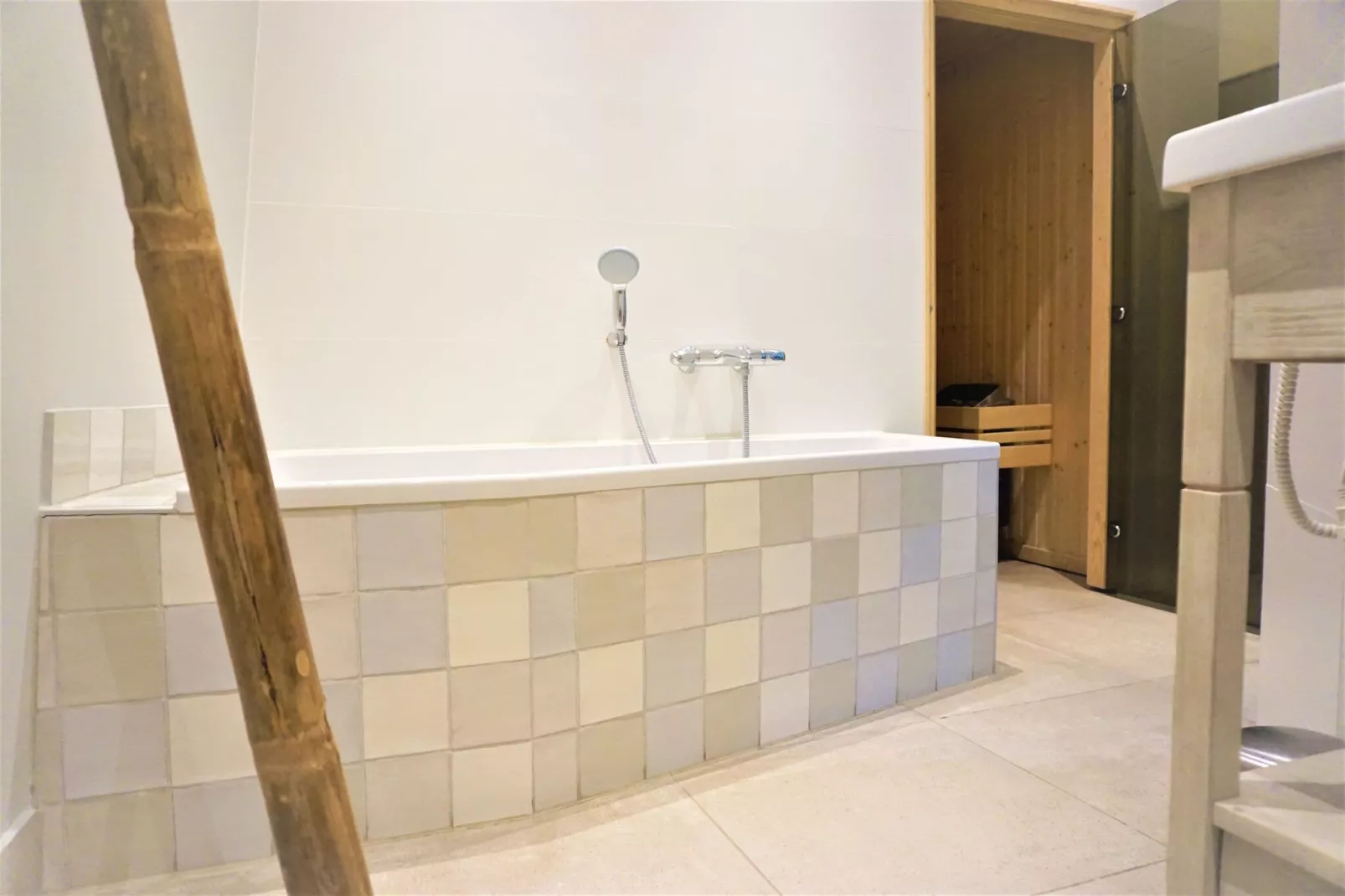 Watertoren Vlissingen 16 pax-Bathroom