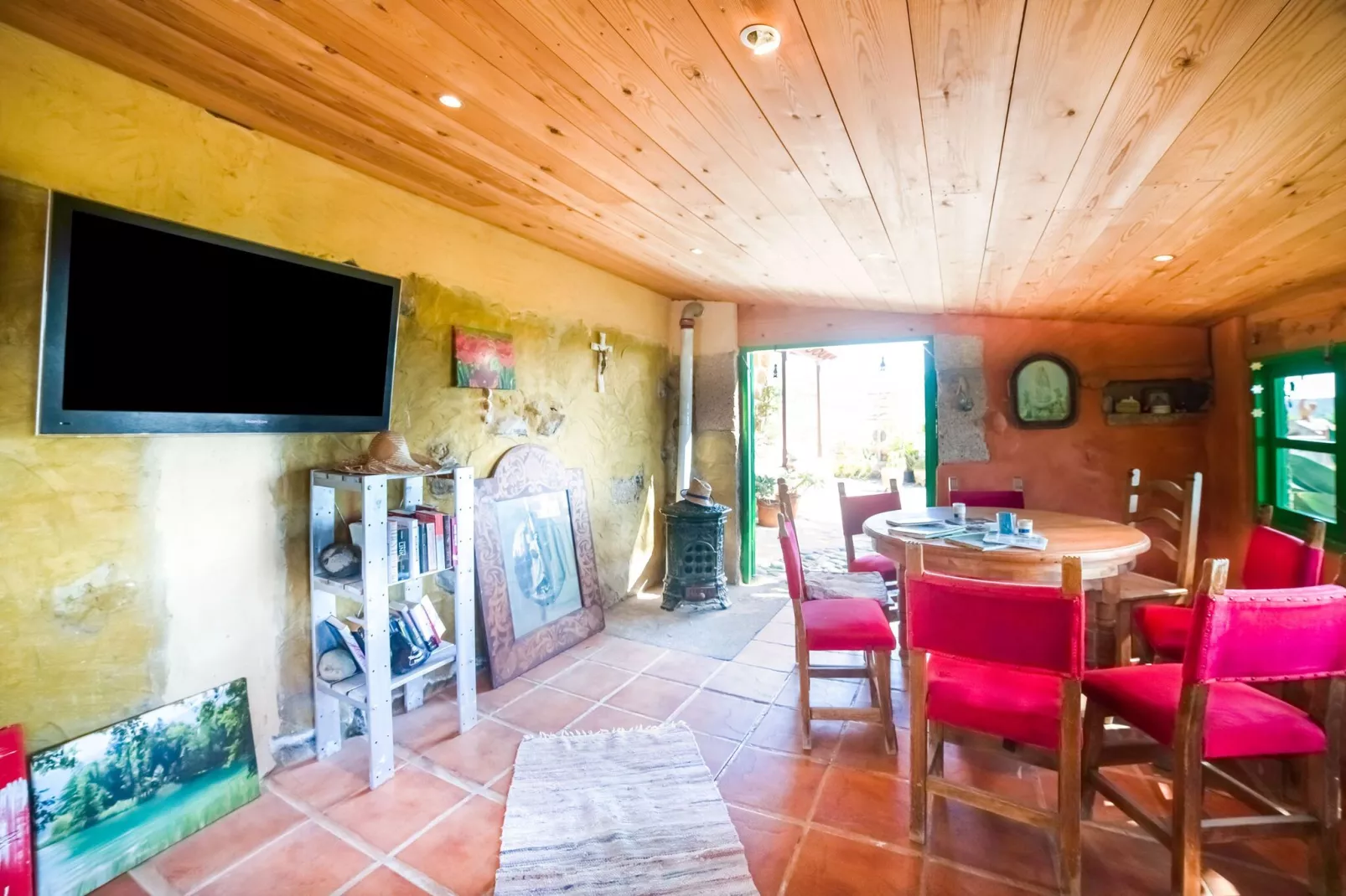 Tenerife Nature Retreat-Living room