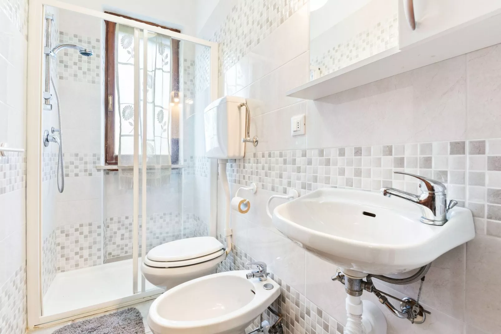 Madonnina A Due-Bathroom