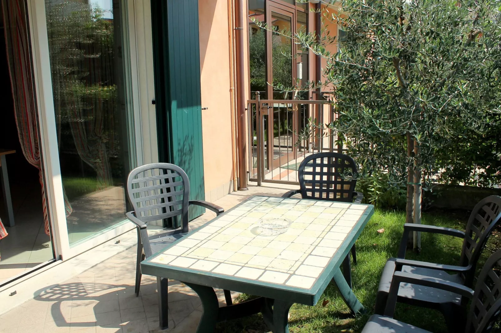 Madonnina A Tre-Terrace balcony