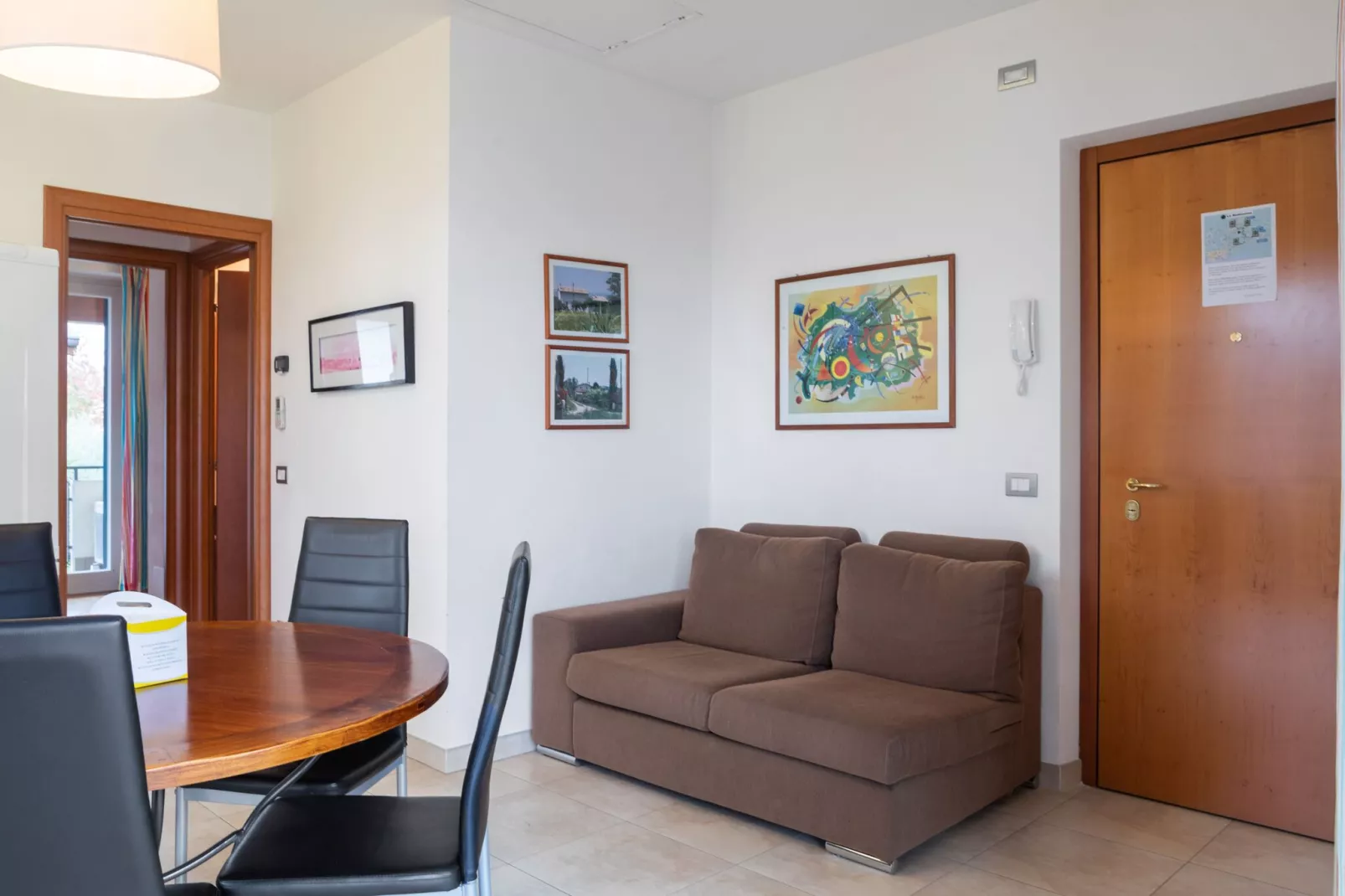 Madonnina A Cinque-Living room