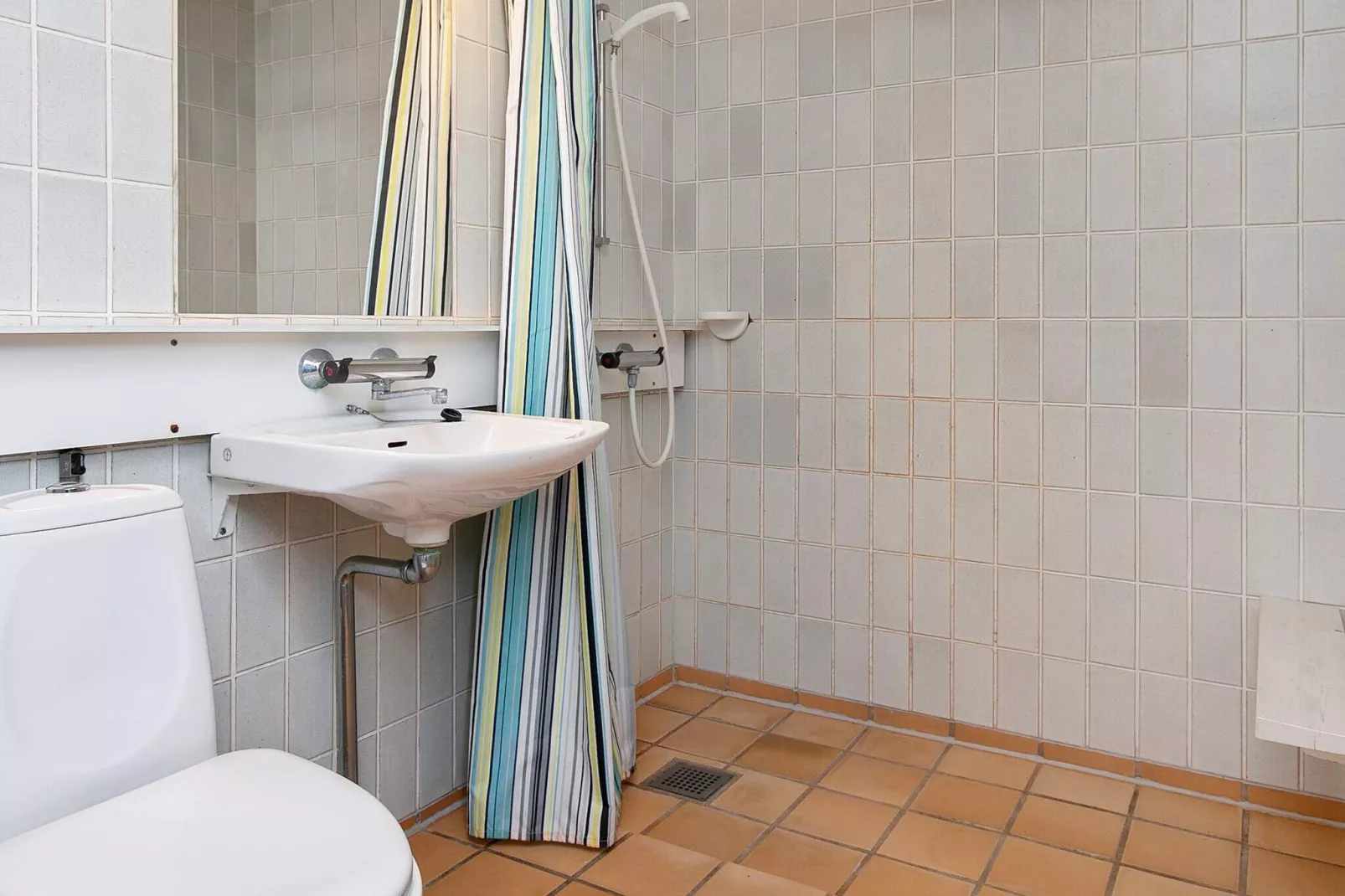 2 room,renovated-Indoor
