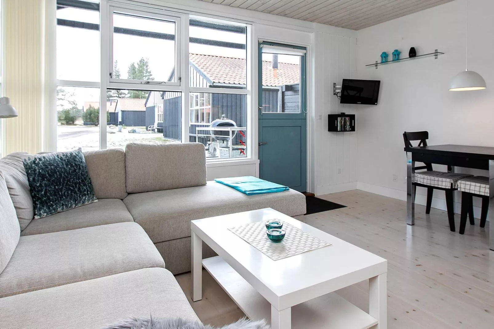 2 room,renovated-Indoor