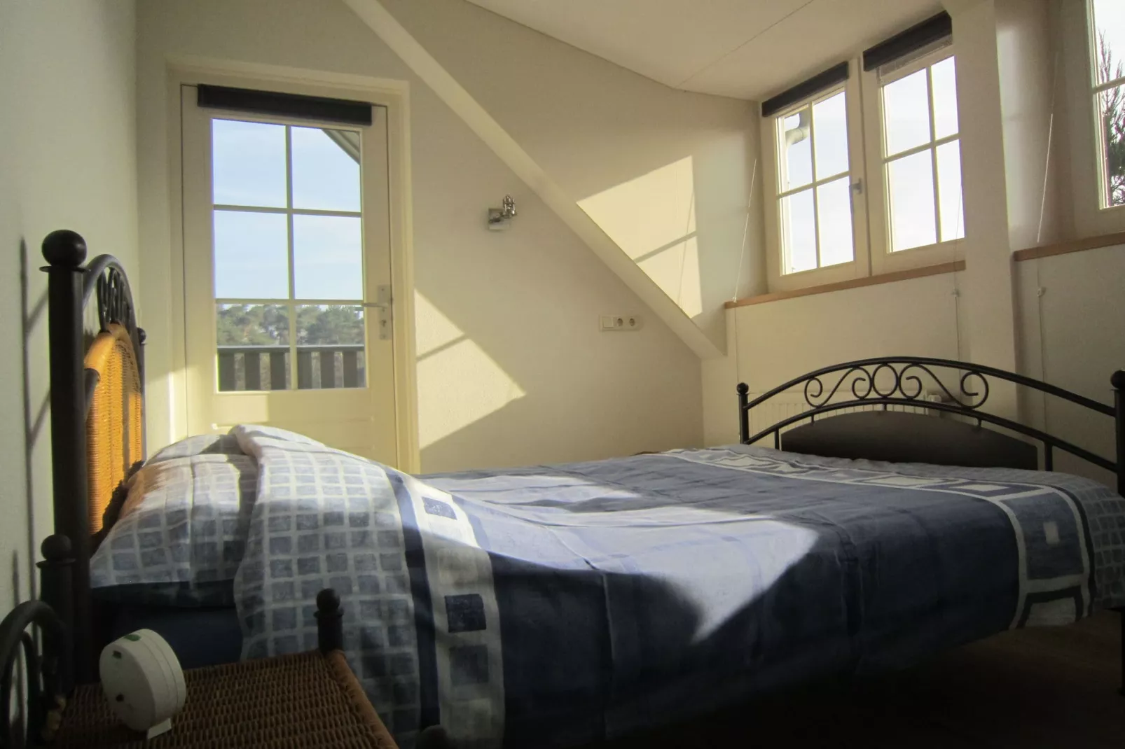 Le Petit Miracle-Bedroom