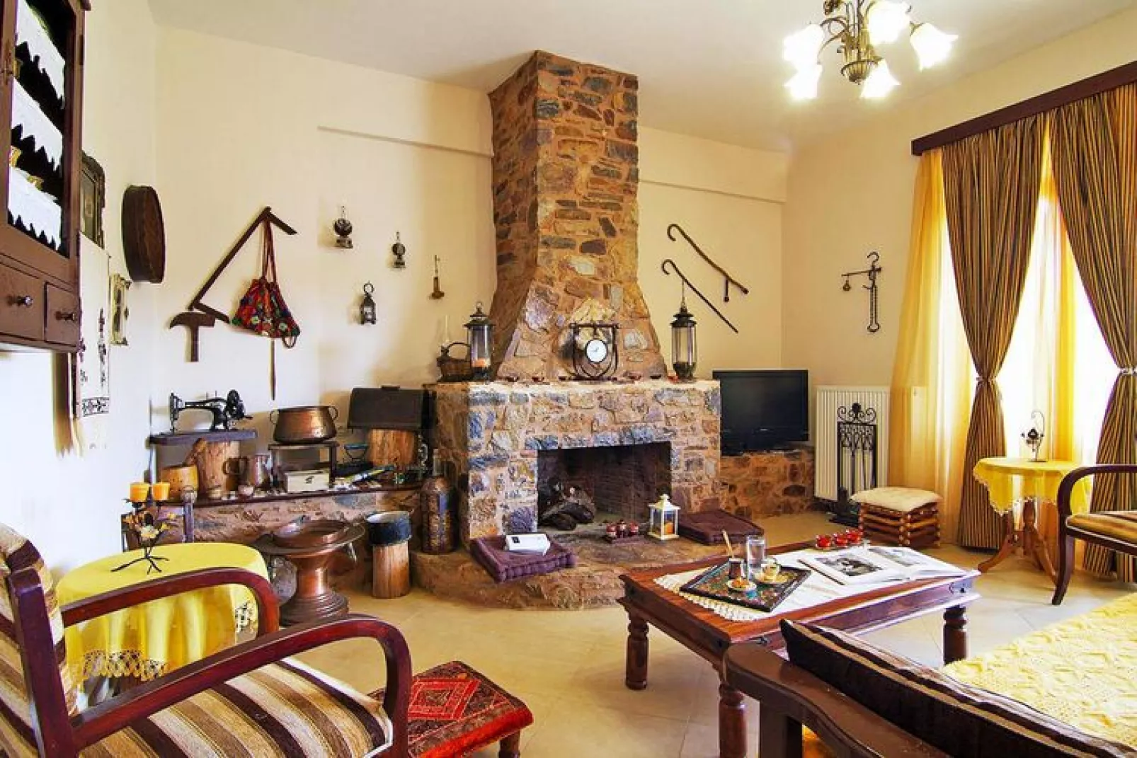 Holiday home, Kalamitsi Alexandrou-Villa Kalamitsi, ca. 108 qm, 6 pax-Wohnzimmer