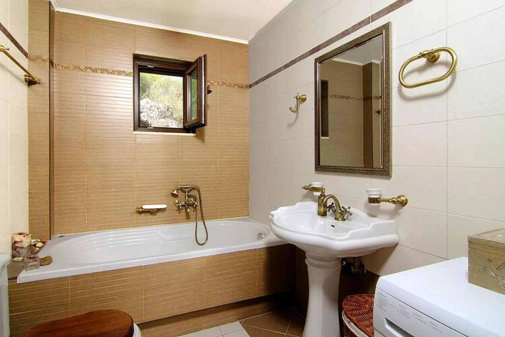 Holiday home, Kalamitsi Alexandrou-Villa Kalamitsi, ca. 108 qm, 6 pax-Badezimmer