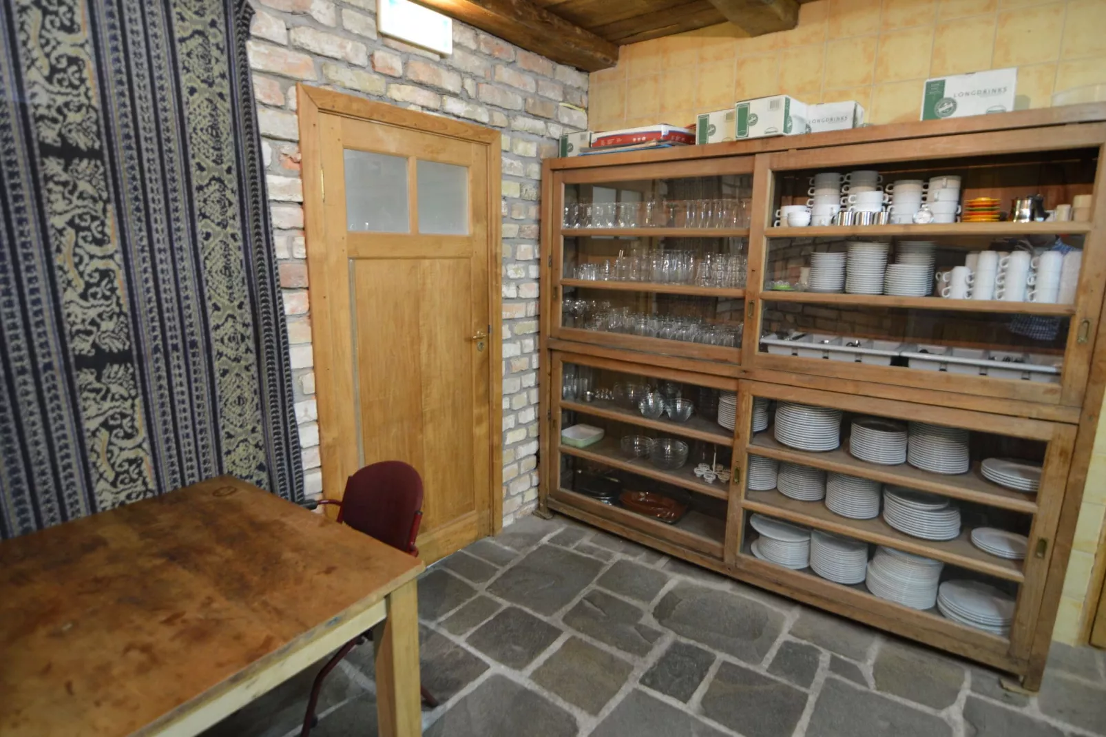 Lodge Maasduinen-Kitchen