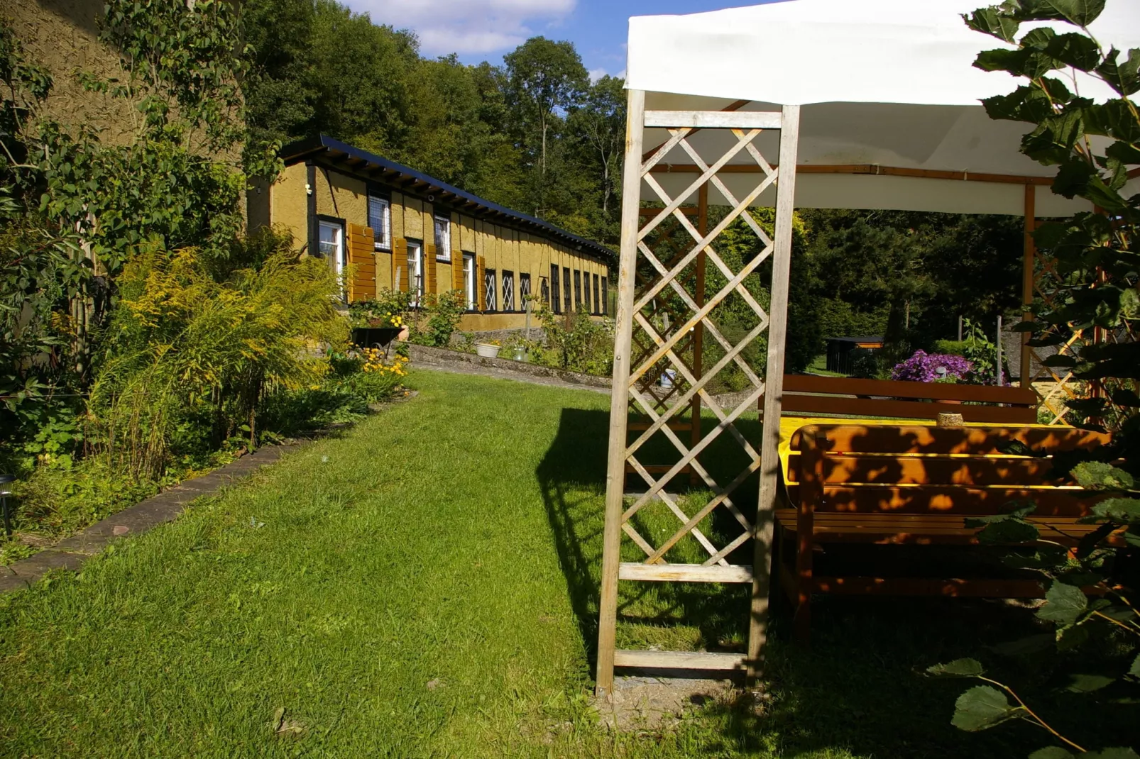 Kaifenheimer Mühle 1-Gardens summer