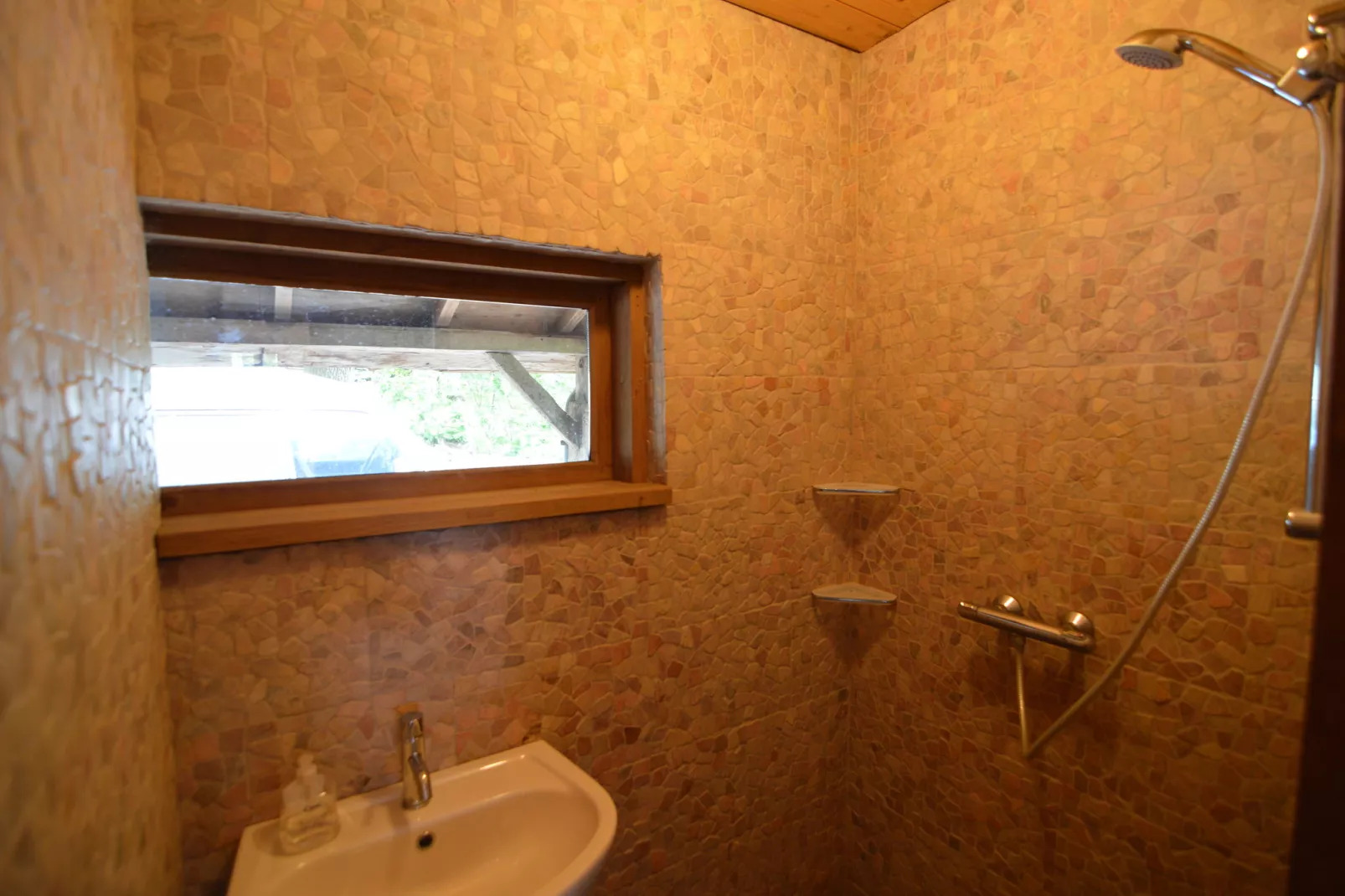 Lodge Maasduinen-Bathroom