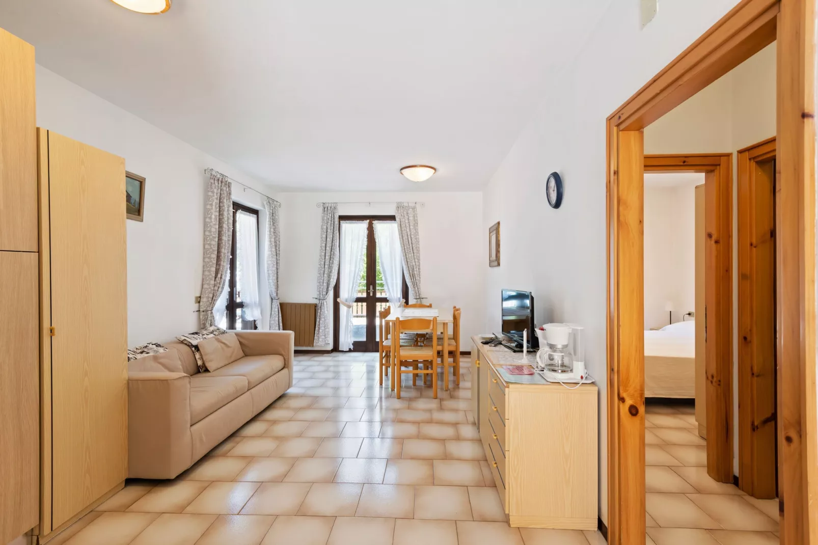 Miralago Trilo Primopiano-Living room