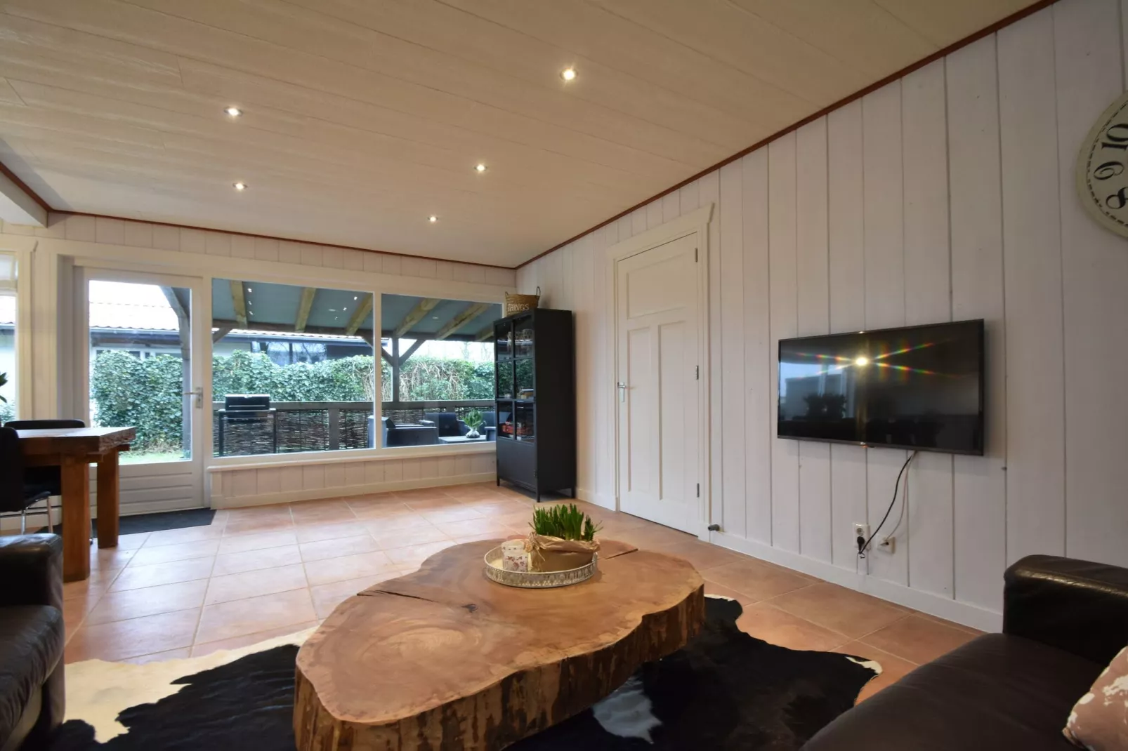 8p Garnekuul 1-Living room