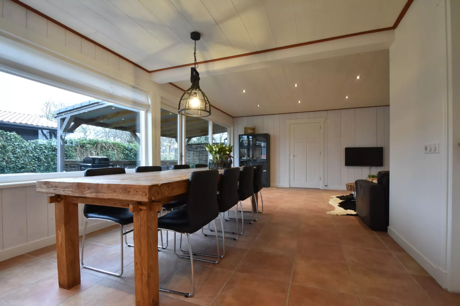 8p Garnekuul 1-Dining room