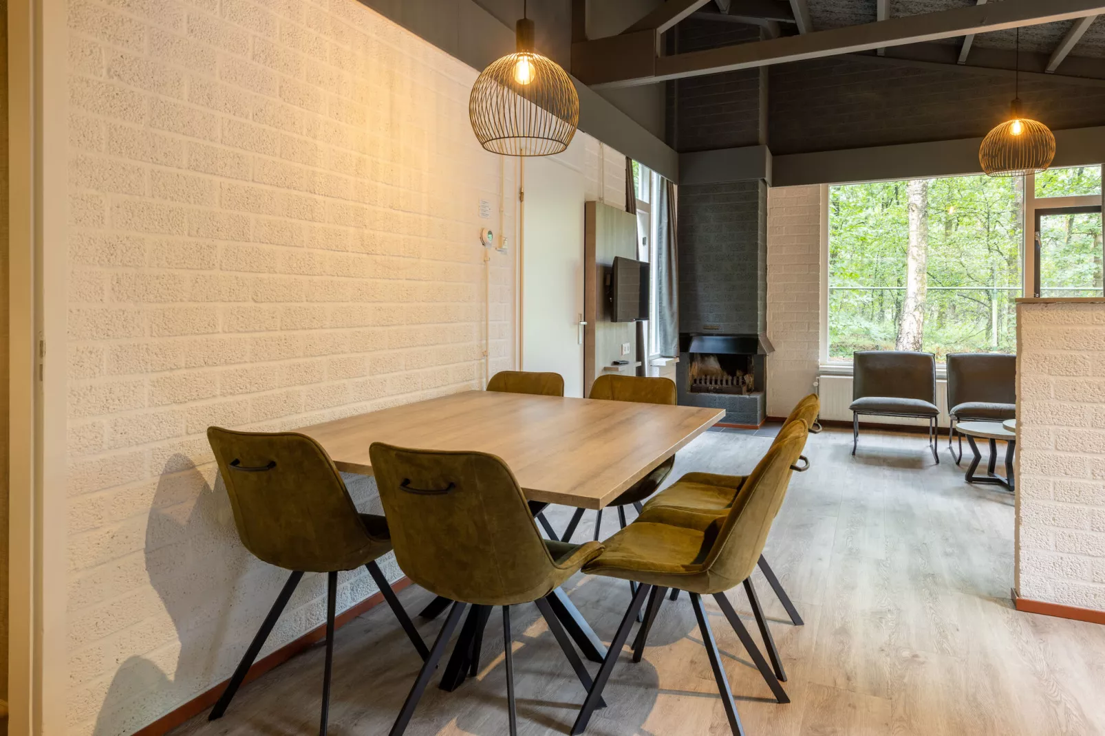 Vakantiepark Weerterbergen 10-Dining room