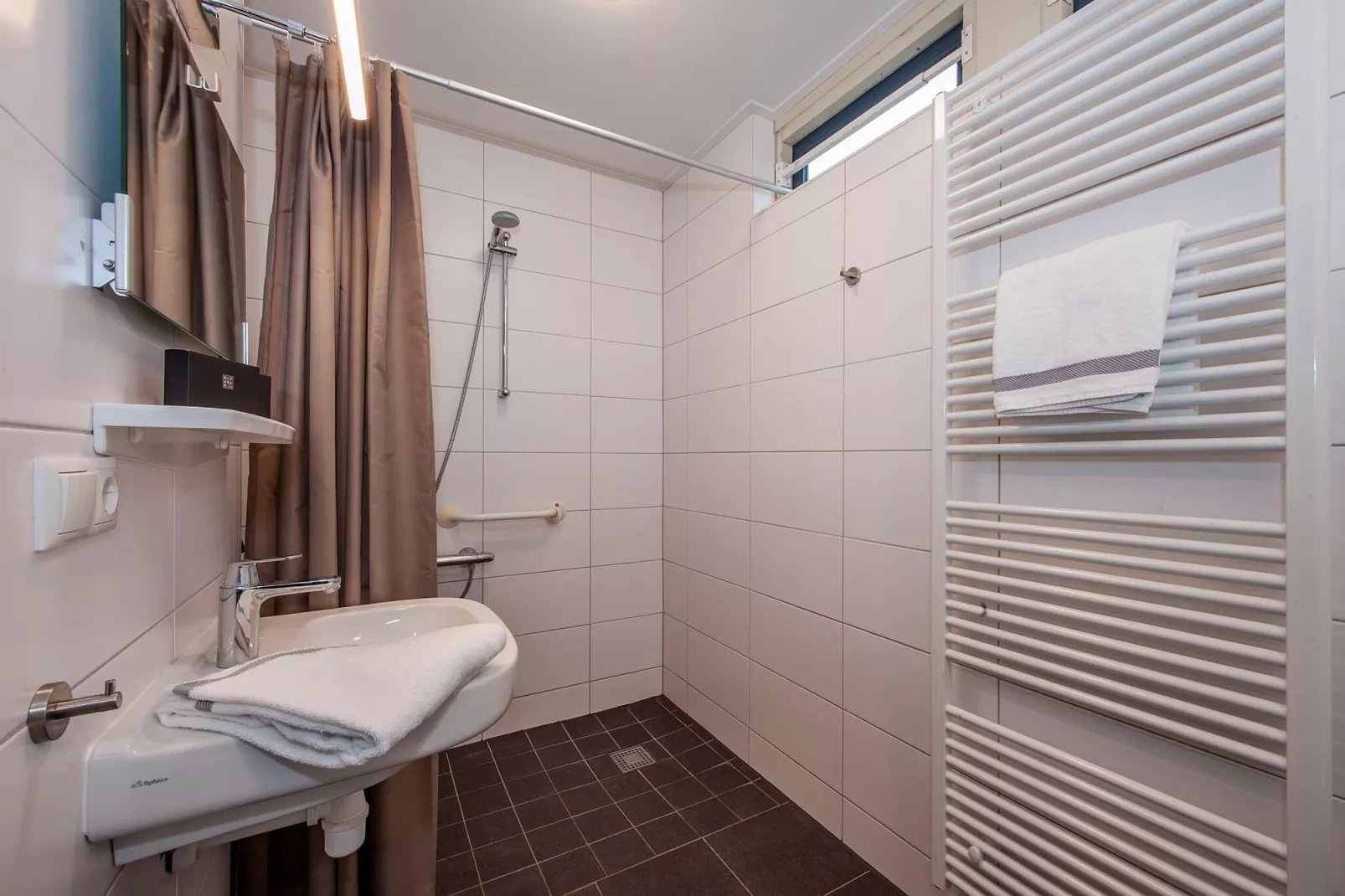 Vakantiepark Weerterbergen 10-Bathroom
