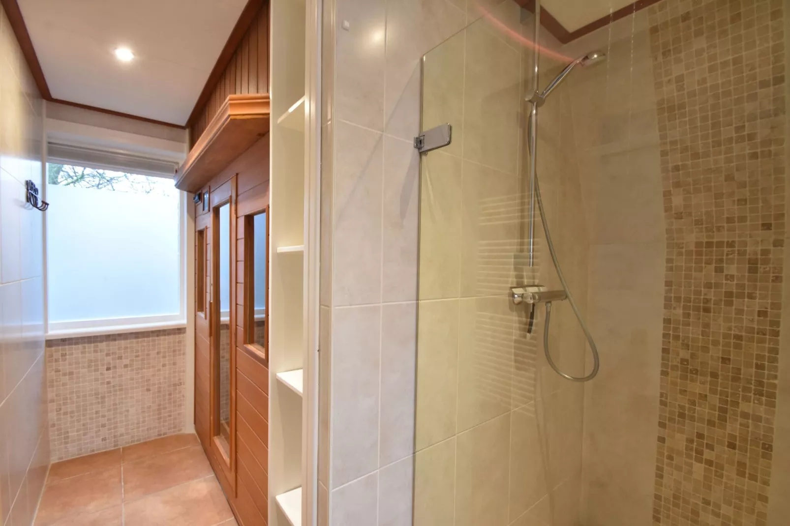 8p Garnekuul 1-Bathroom