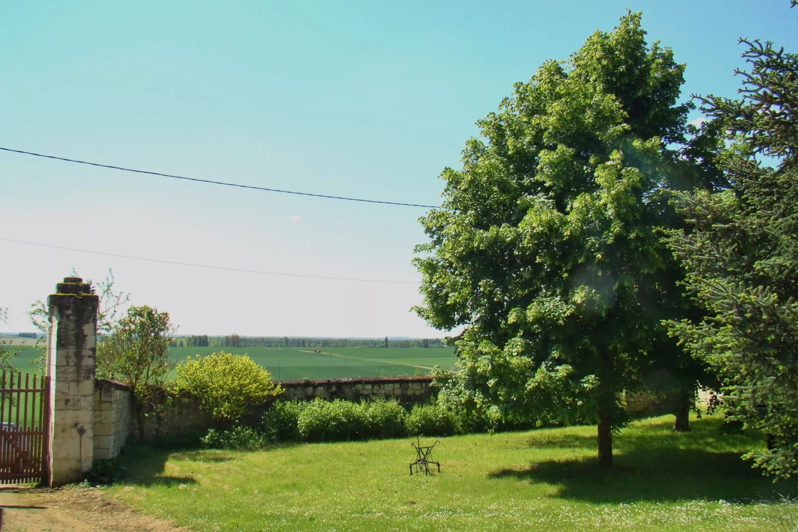 Domaine de Cessigny-Gardens summer