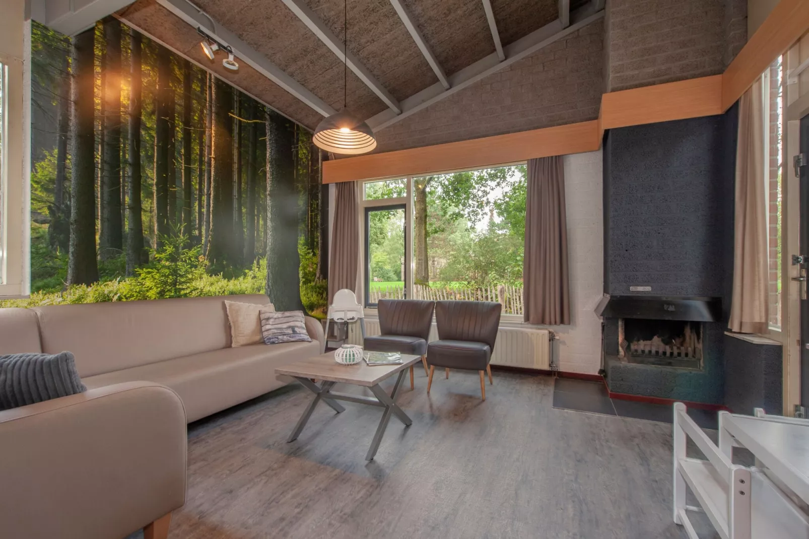 Vakantiepark Weerterbergen 11-Living room