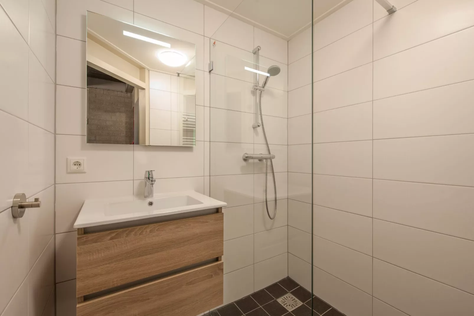 Vakantiepark Weerterbergen 12-Bathroom
