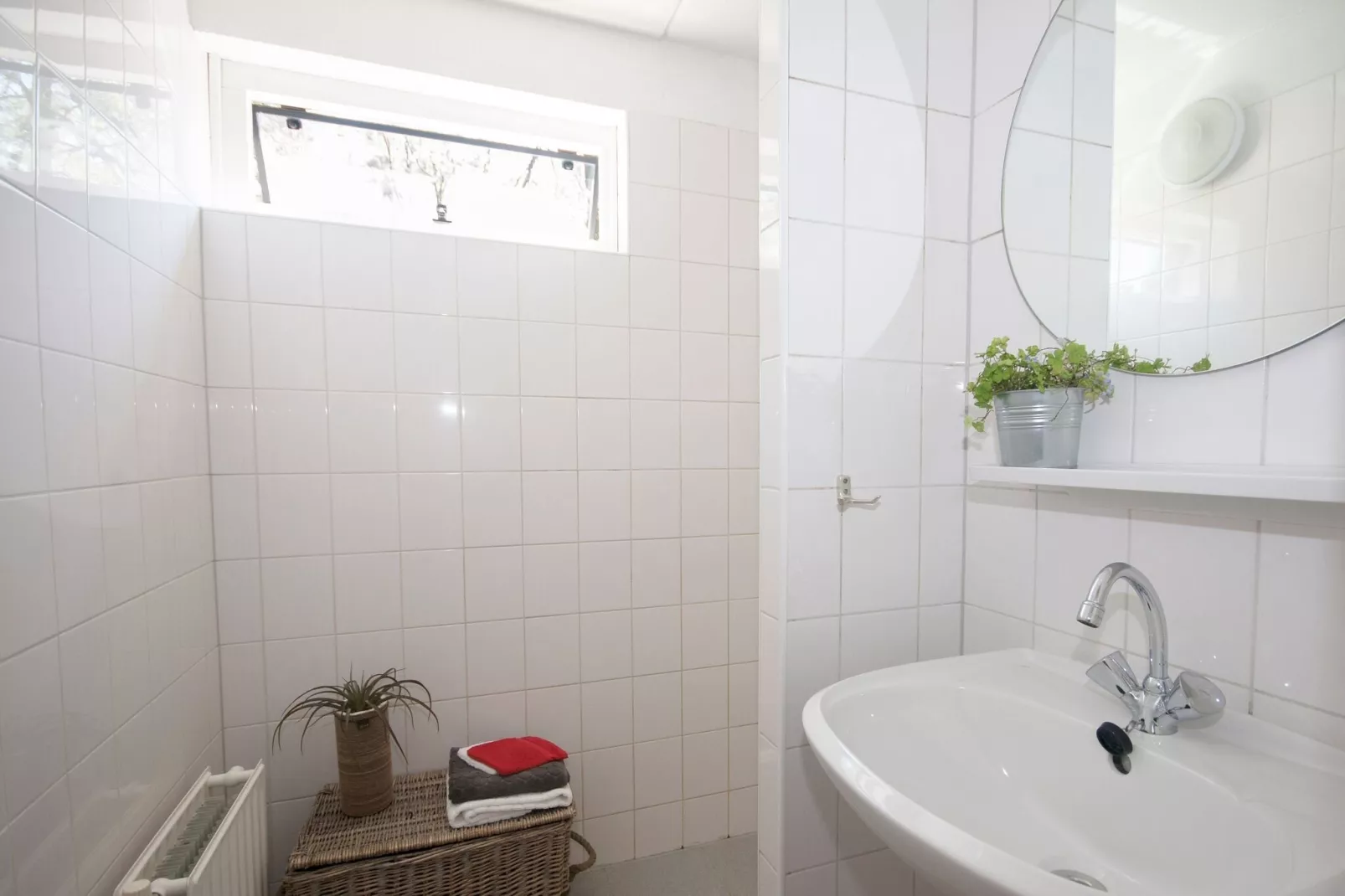 RCN Vakantiepark de Roggeberg 12-Bathroom