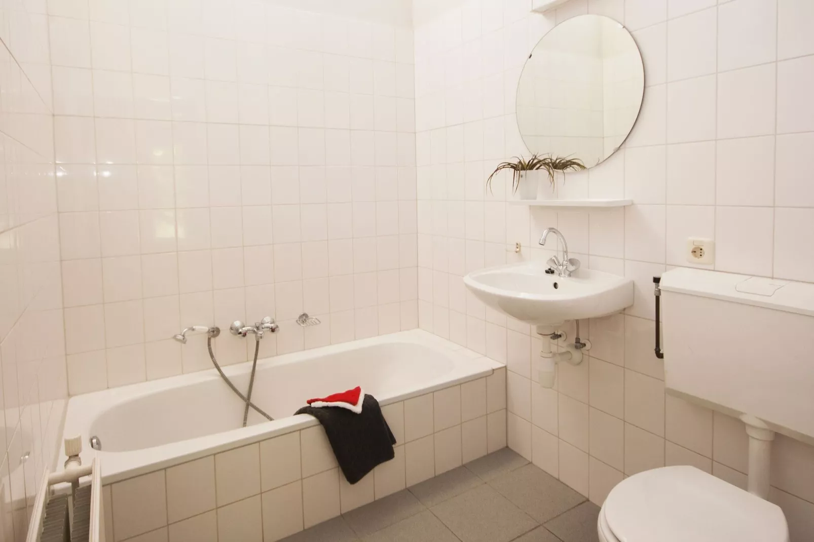 RCN Vakantiepark de Roggeberg 12-Bathroom
