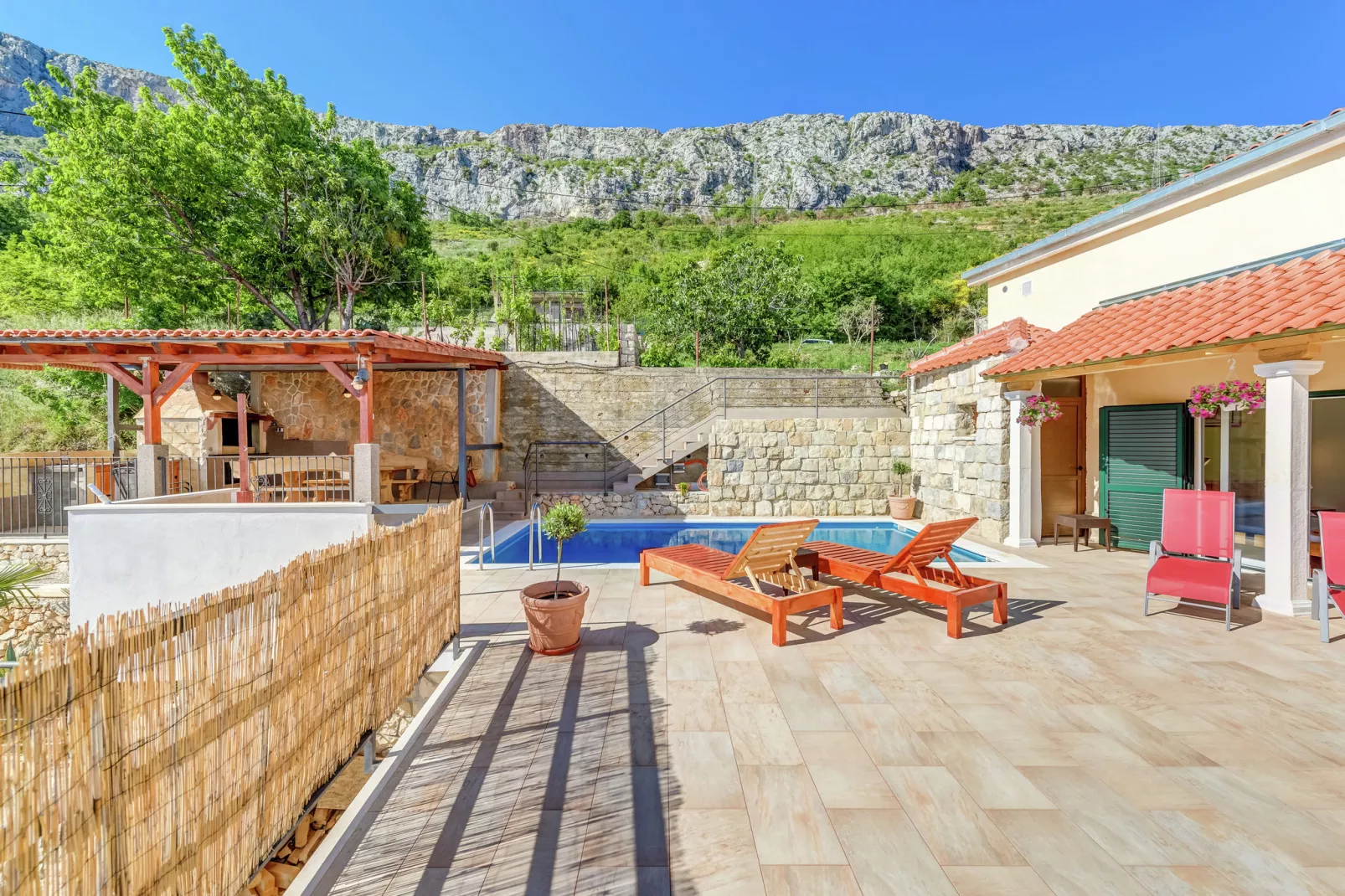 Country hideaway-Exterior summer