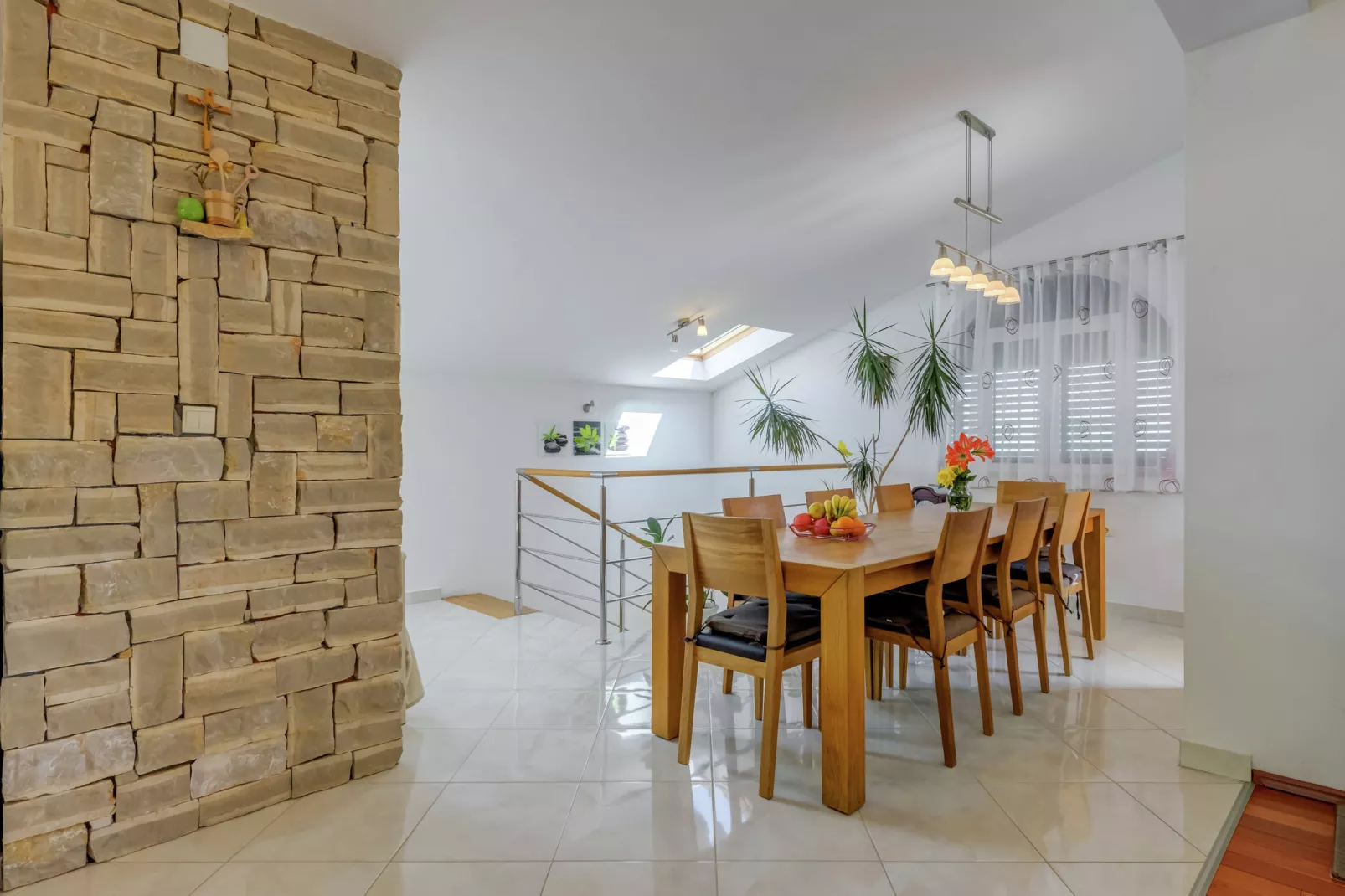 Country hideaway-Dining room