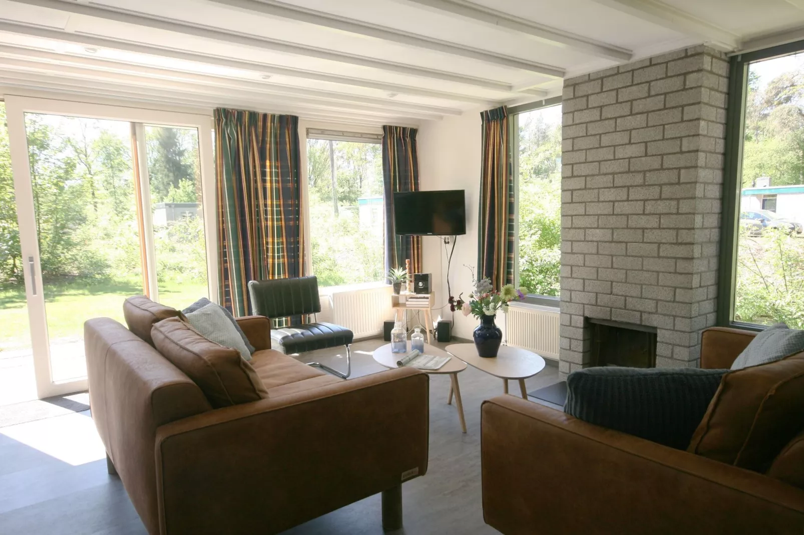 RCN Vakantiepark de Roggeberg 13-Living room