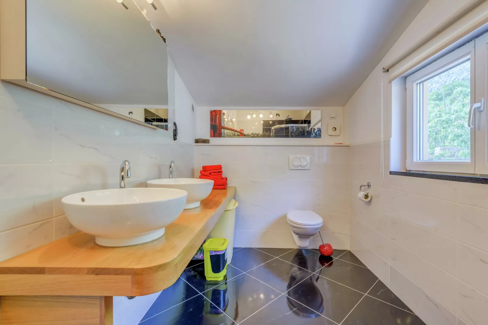 Country hideaway-Bathroom