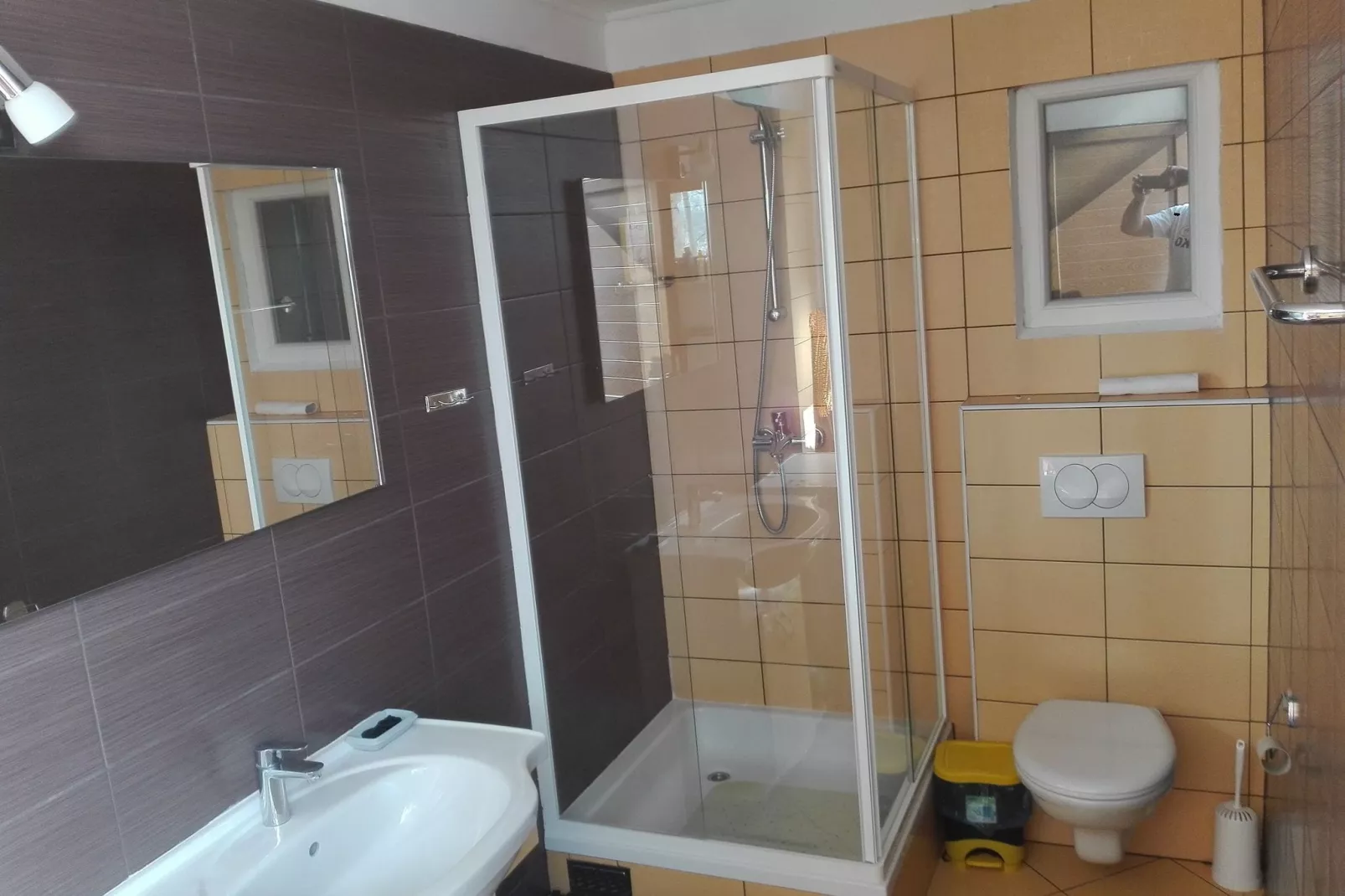 Country hideaway-Bathroom