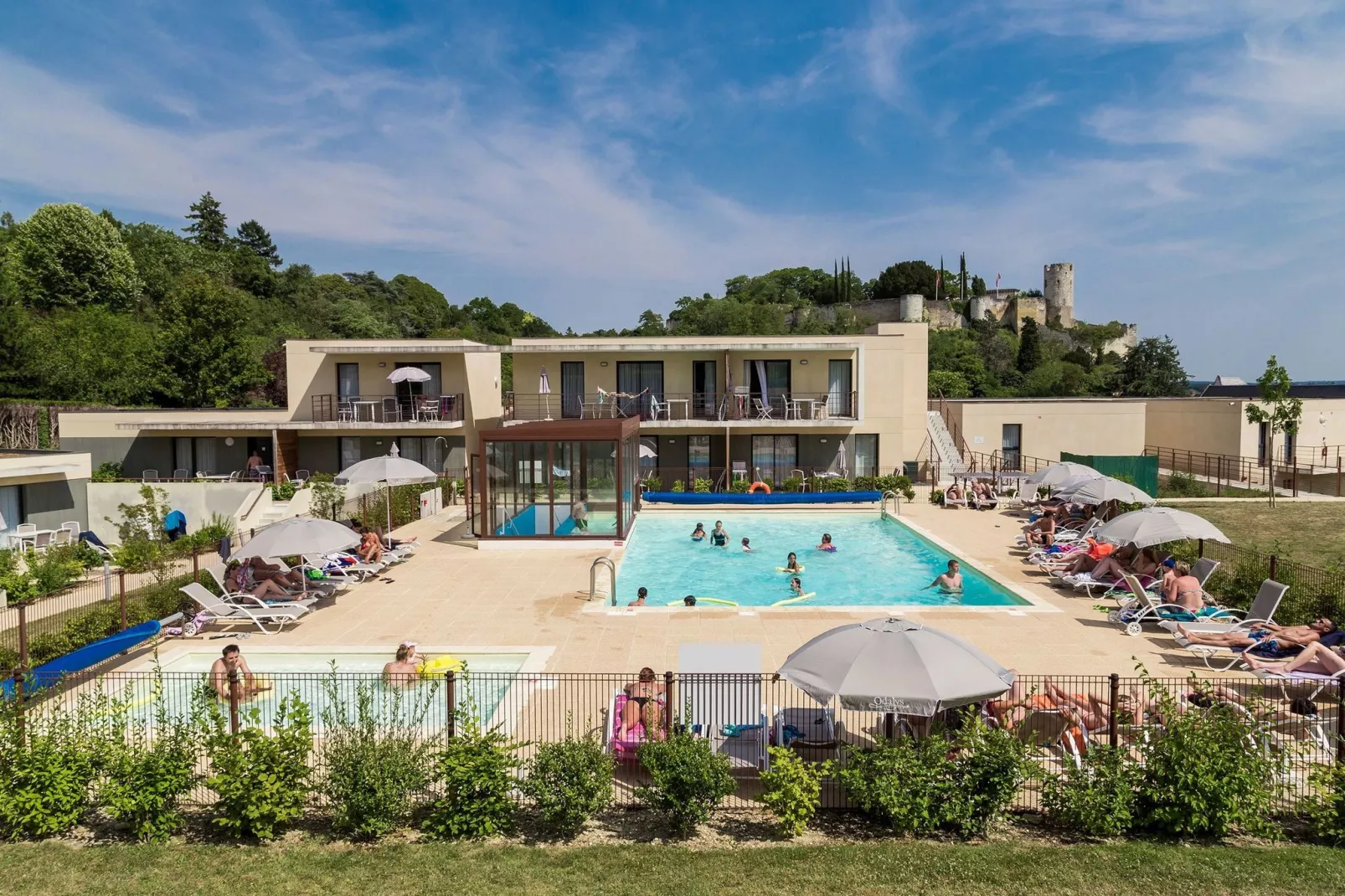 Le Clos Saint Michel 3-Park facilities