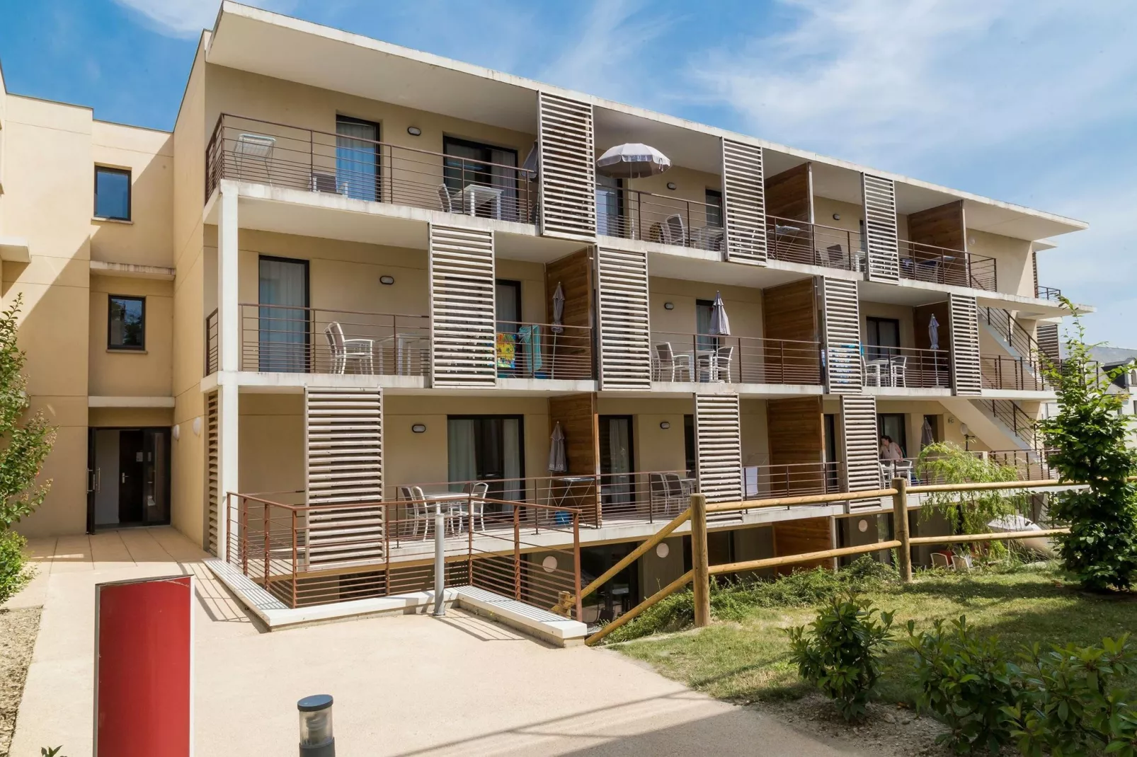 Le Clos Saint Michel 3-Exterior summer