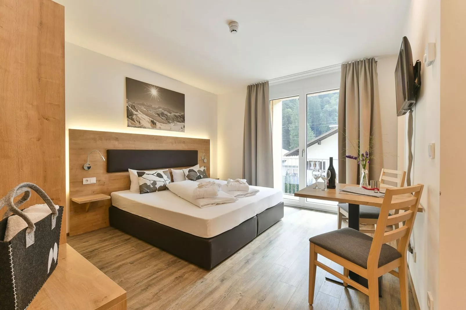 Appartment L-Bedroom