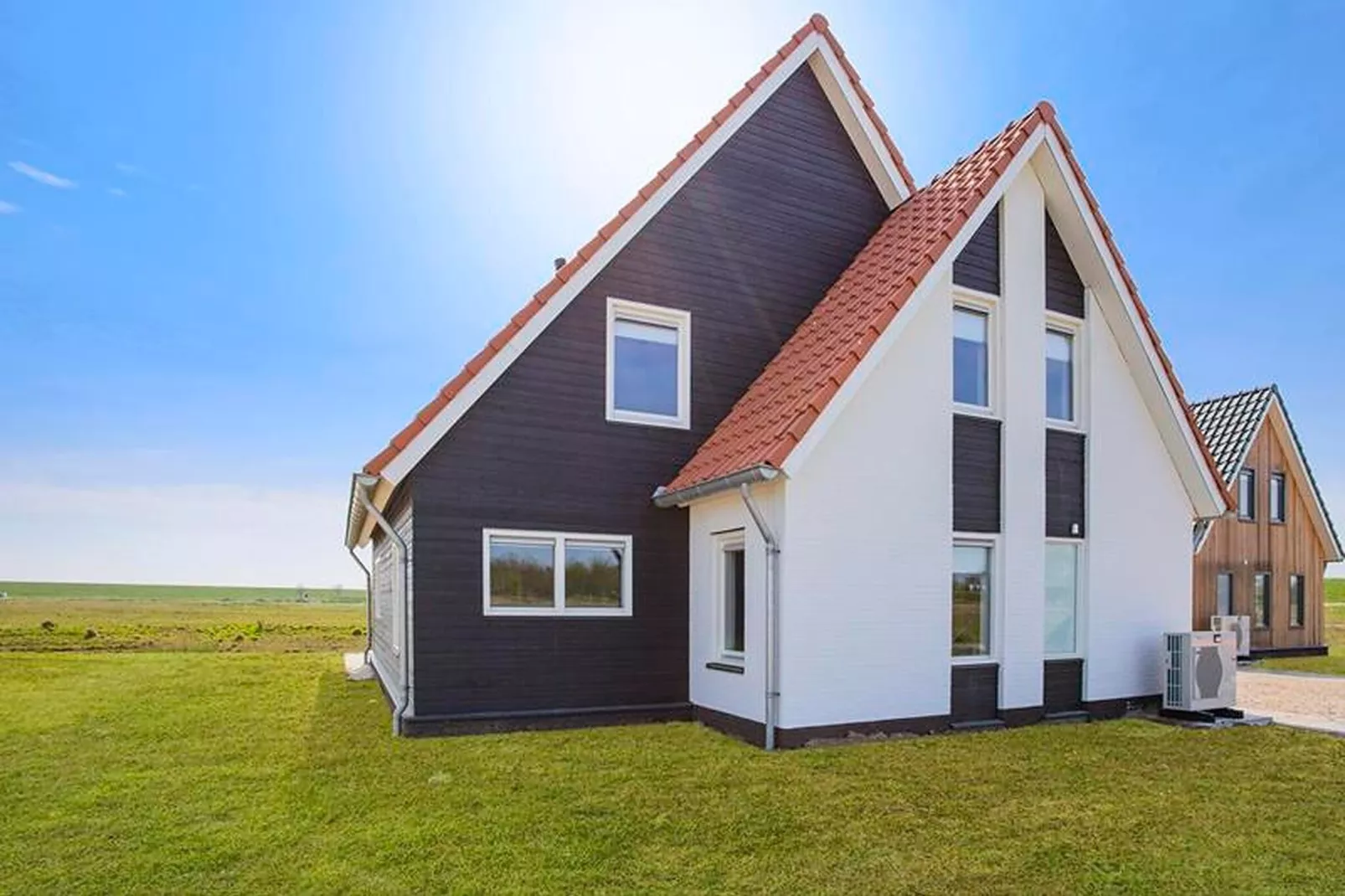 De Pimpelmees Huis Nr 52-Exterior summer