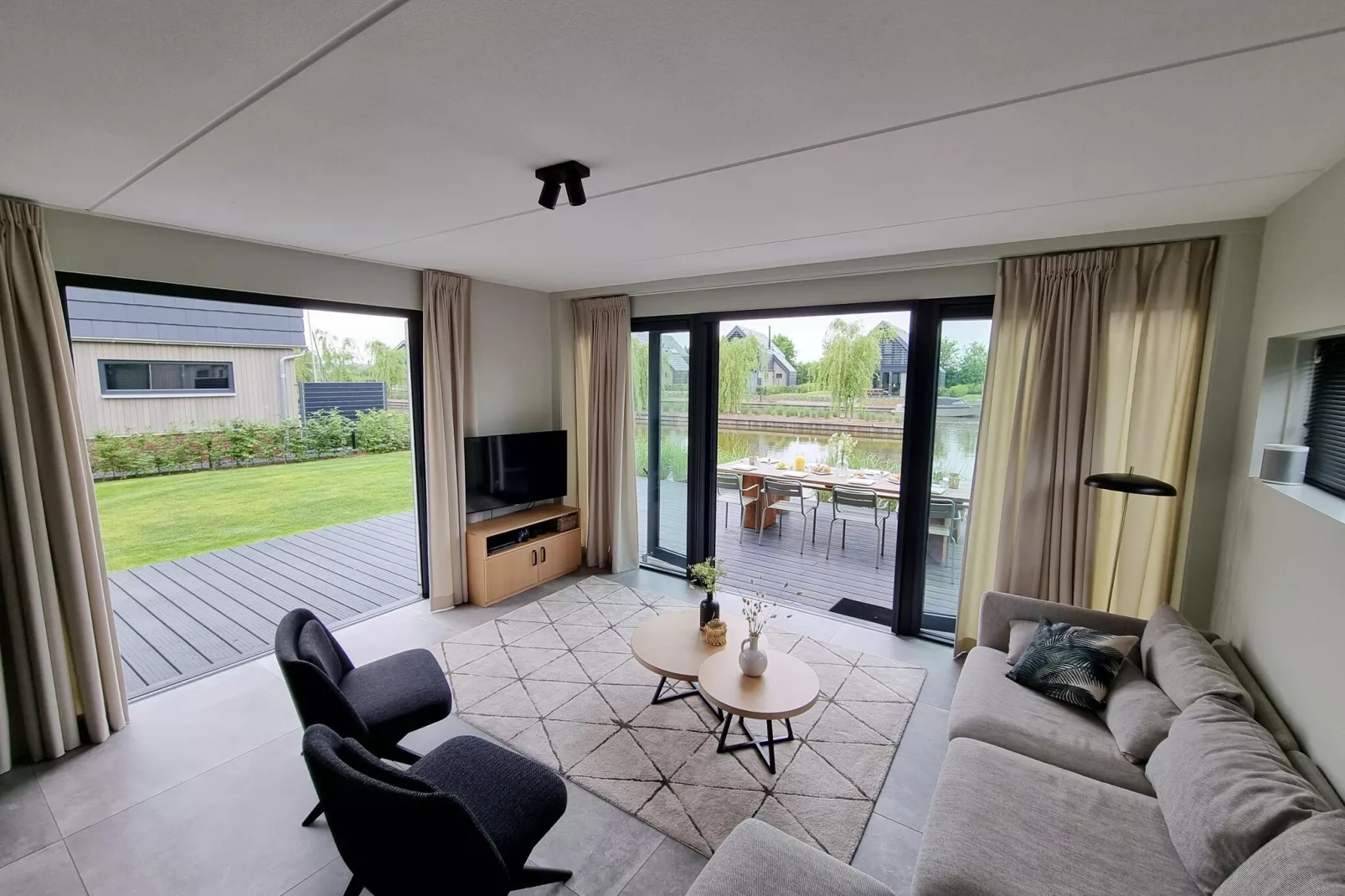 Watervilla Ien-Living room