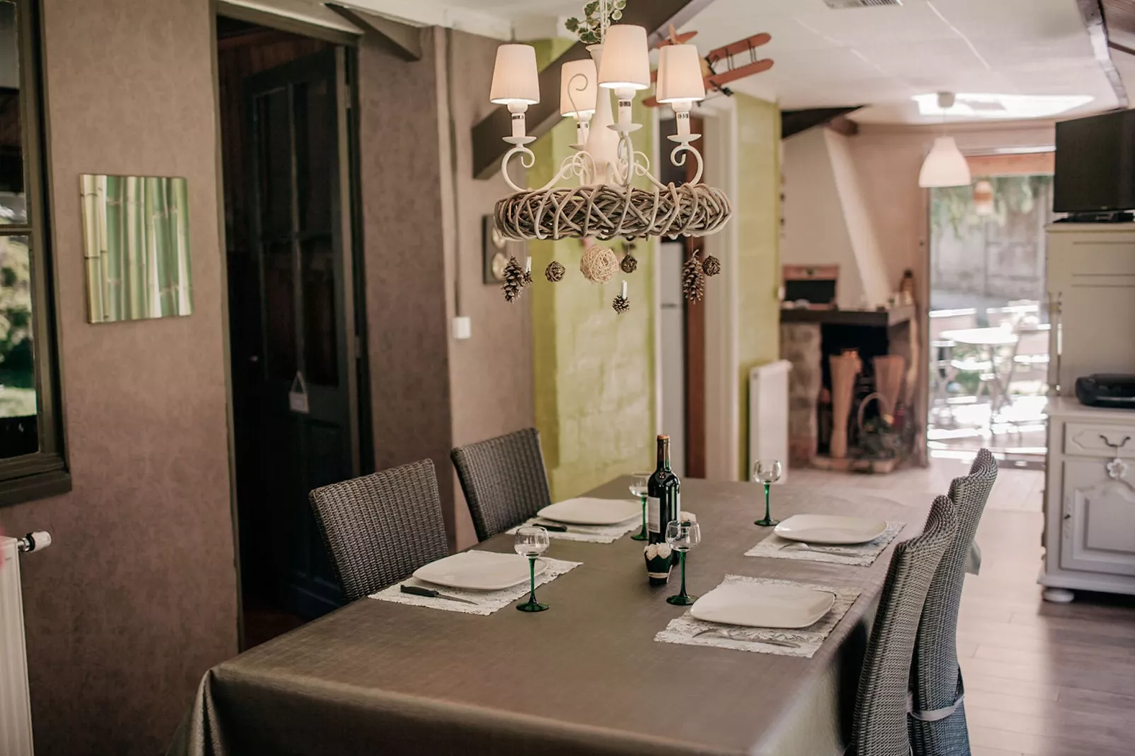 Maison Le Ponchel-Dining room