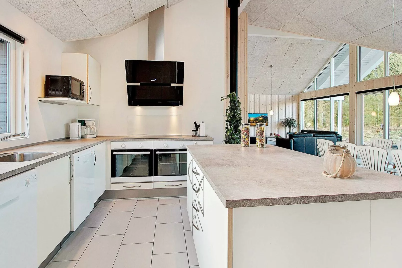 16 person holiday home in Glesborg-Indoor