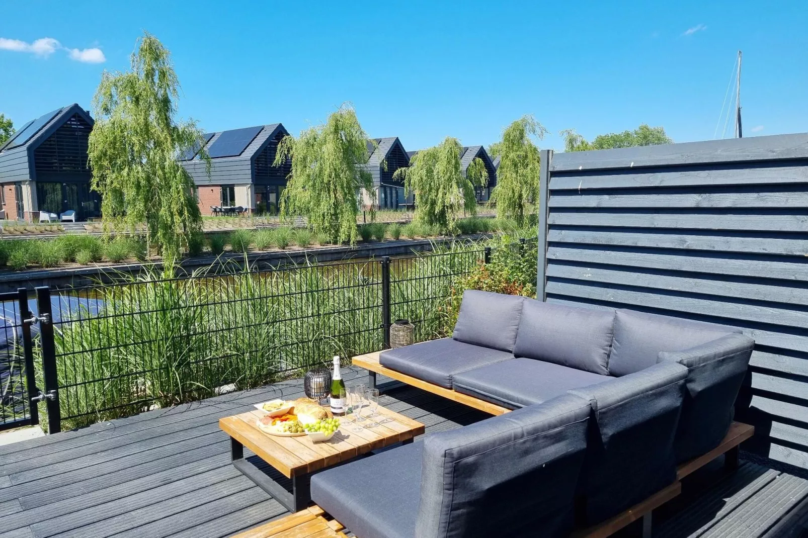 Watervilla Fiif-Terrassenbalkon
