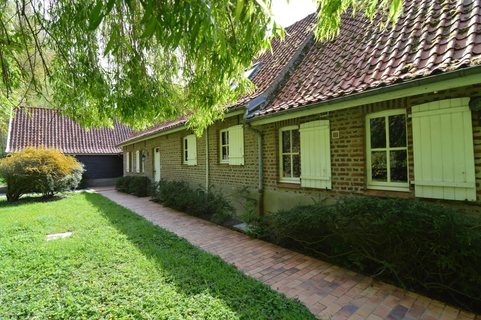 Domaine Les Ziettes-Exterior summer