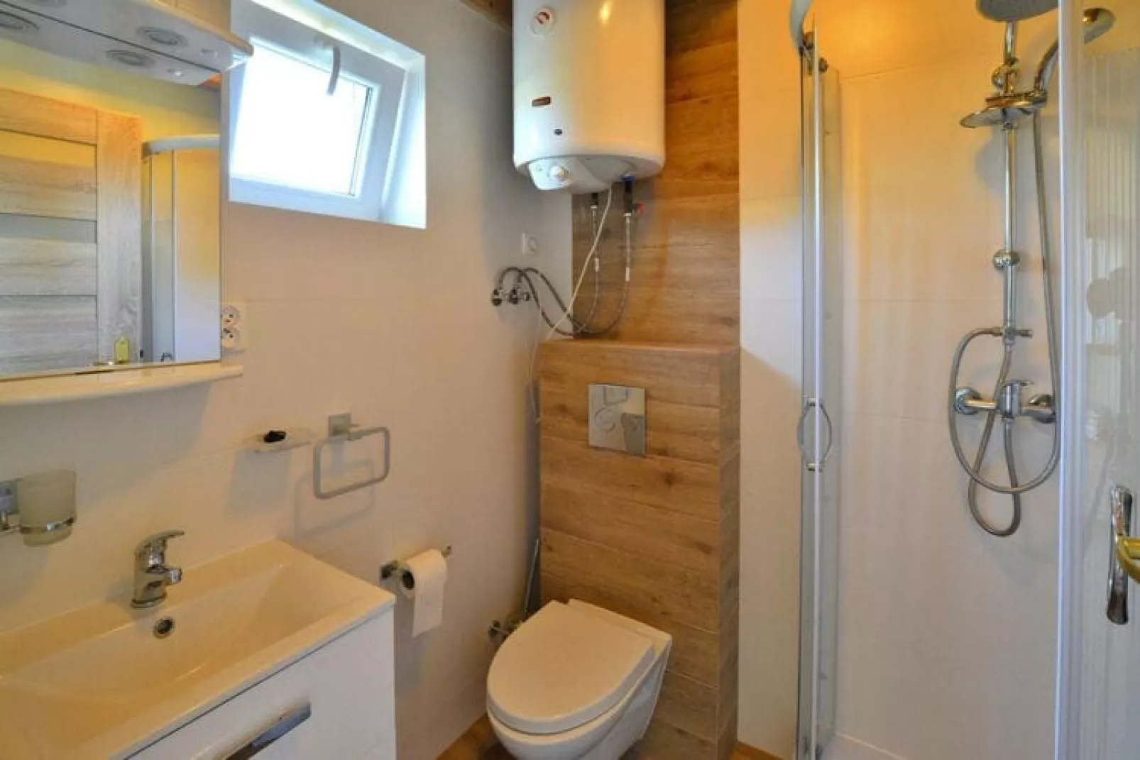 Domek piętrowy TYP B Łącko-Bathroom