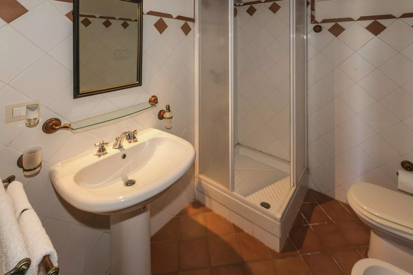 Clara-Bathroom