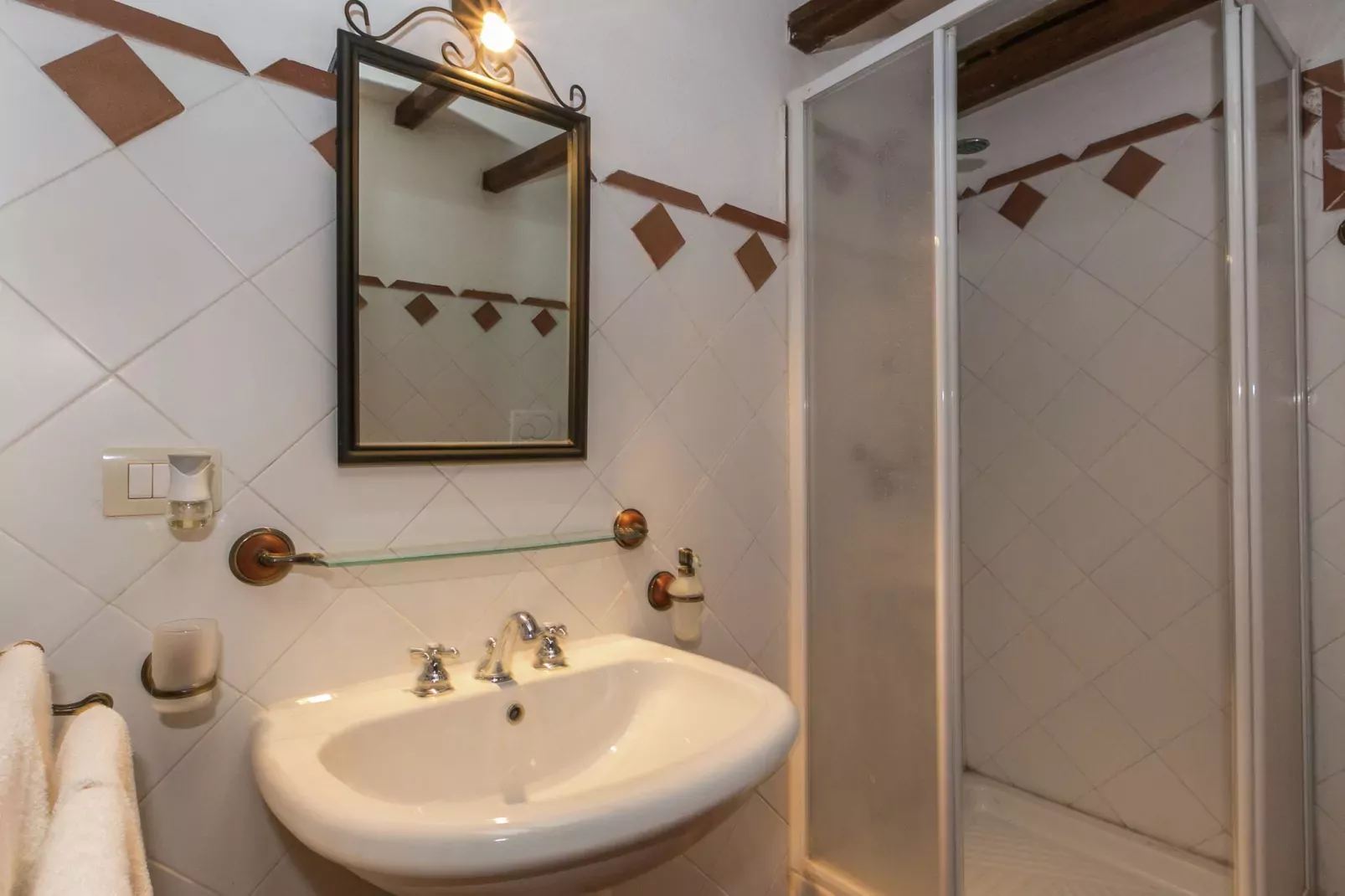 Clara-Bathroom