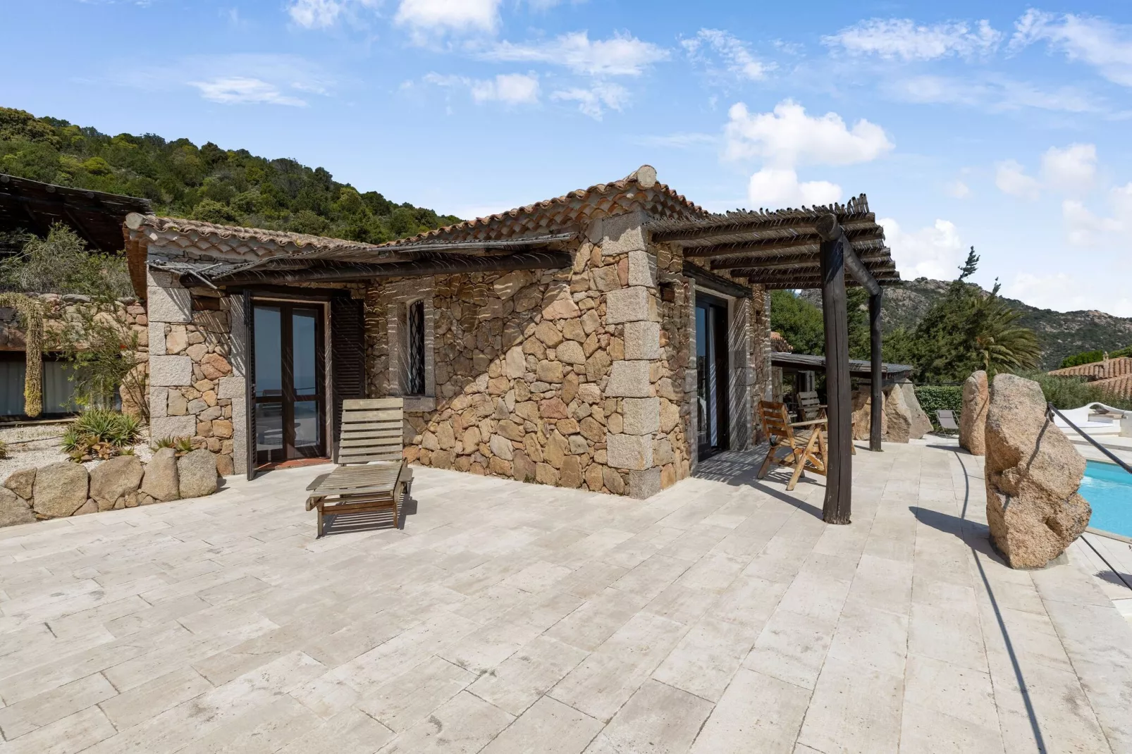 Villa Paradiso 3-Exterior summer