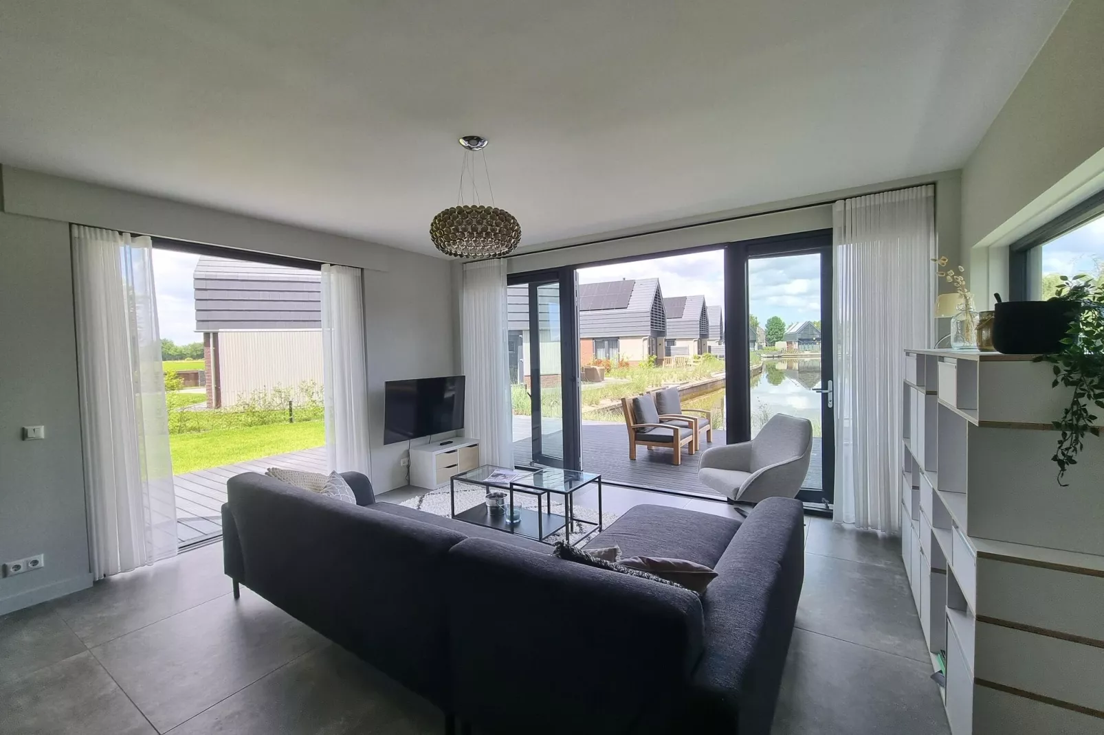 Watervilla Njoggen-Living room