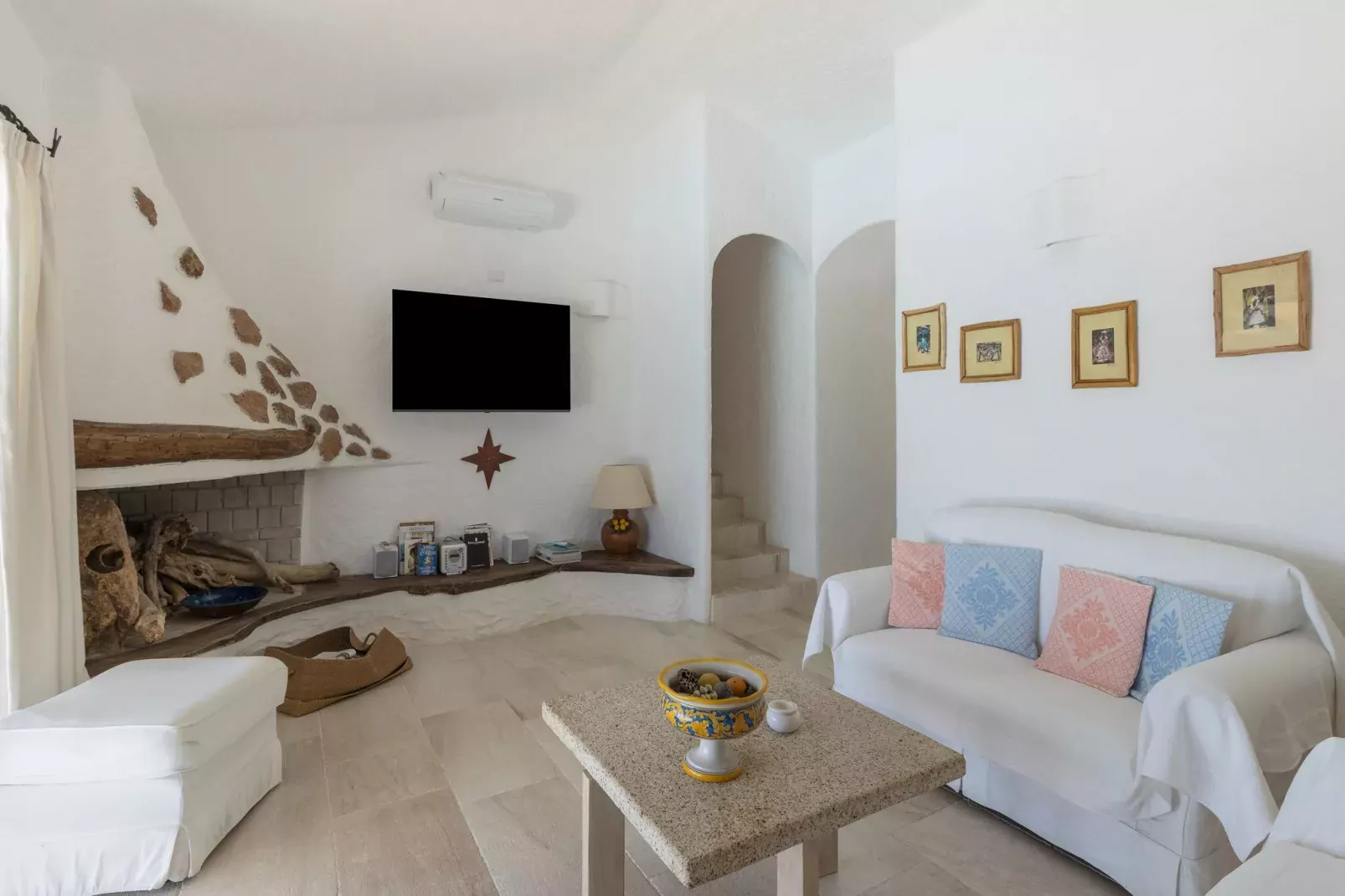 Villa Paradiso 3-Living room