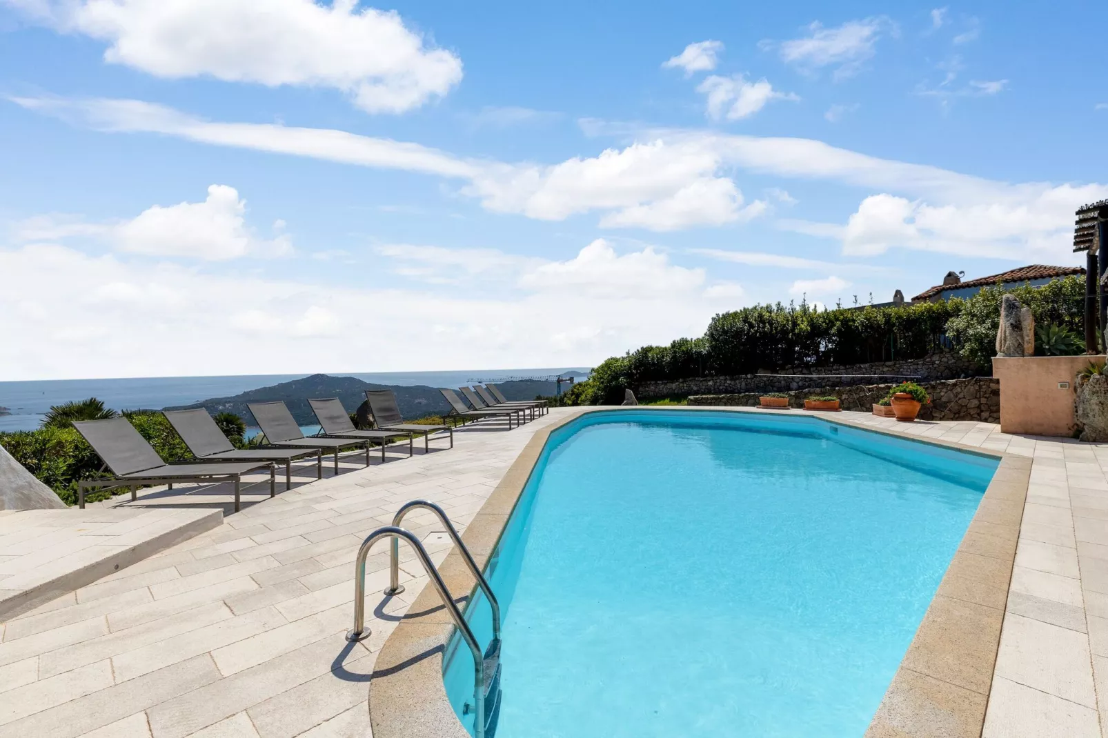 Villa Paradiso 3-Pool