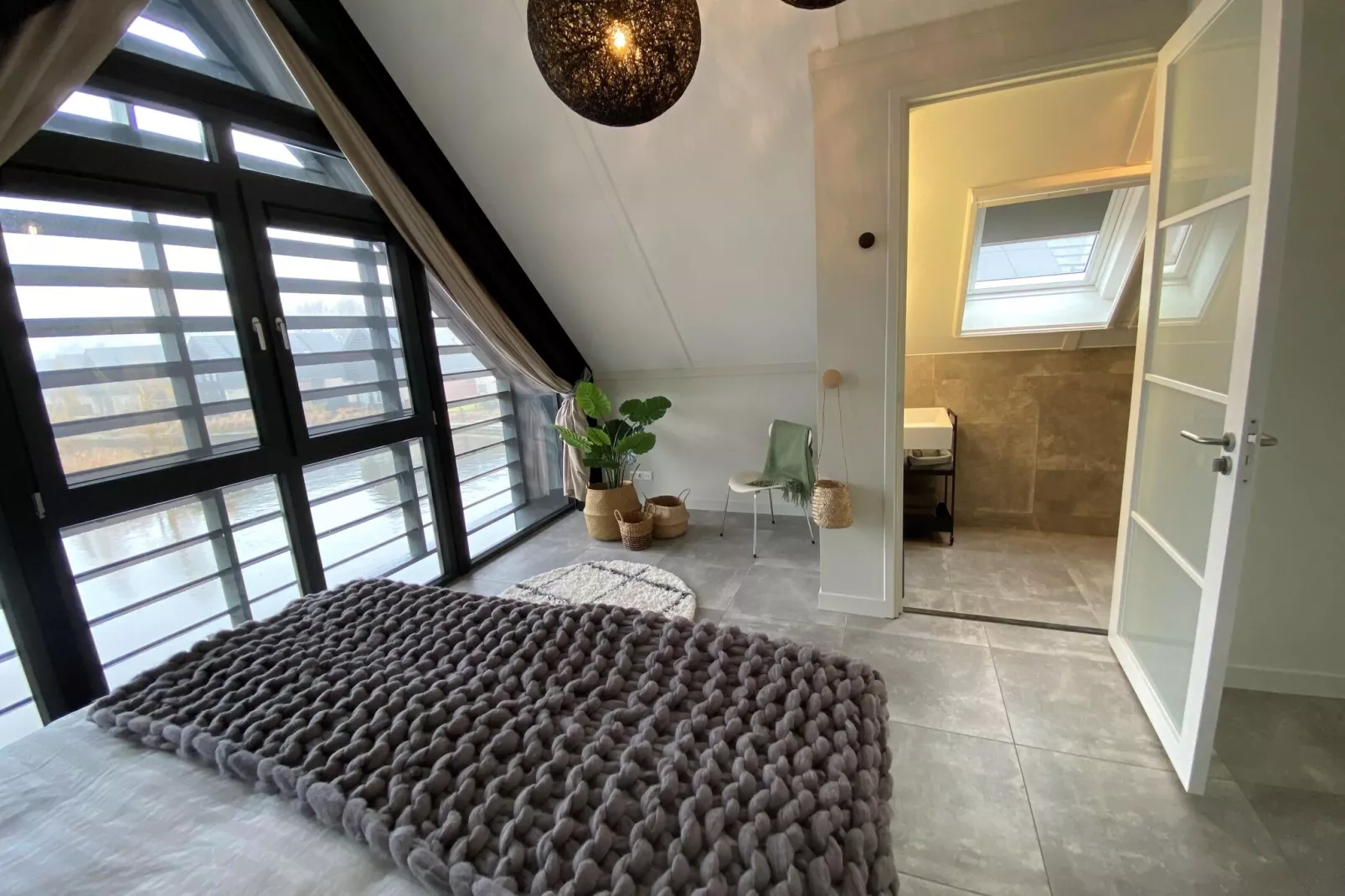 Watervilla Njoggen-Bedroom